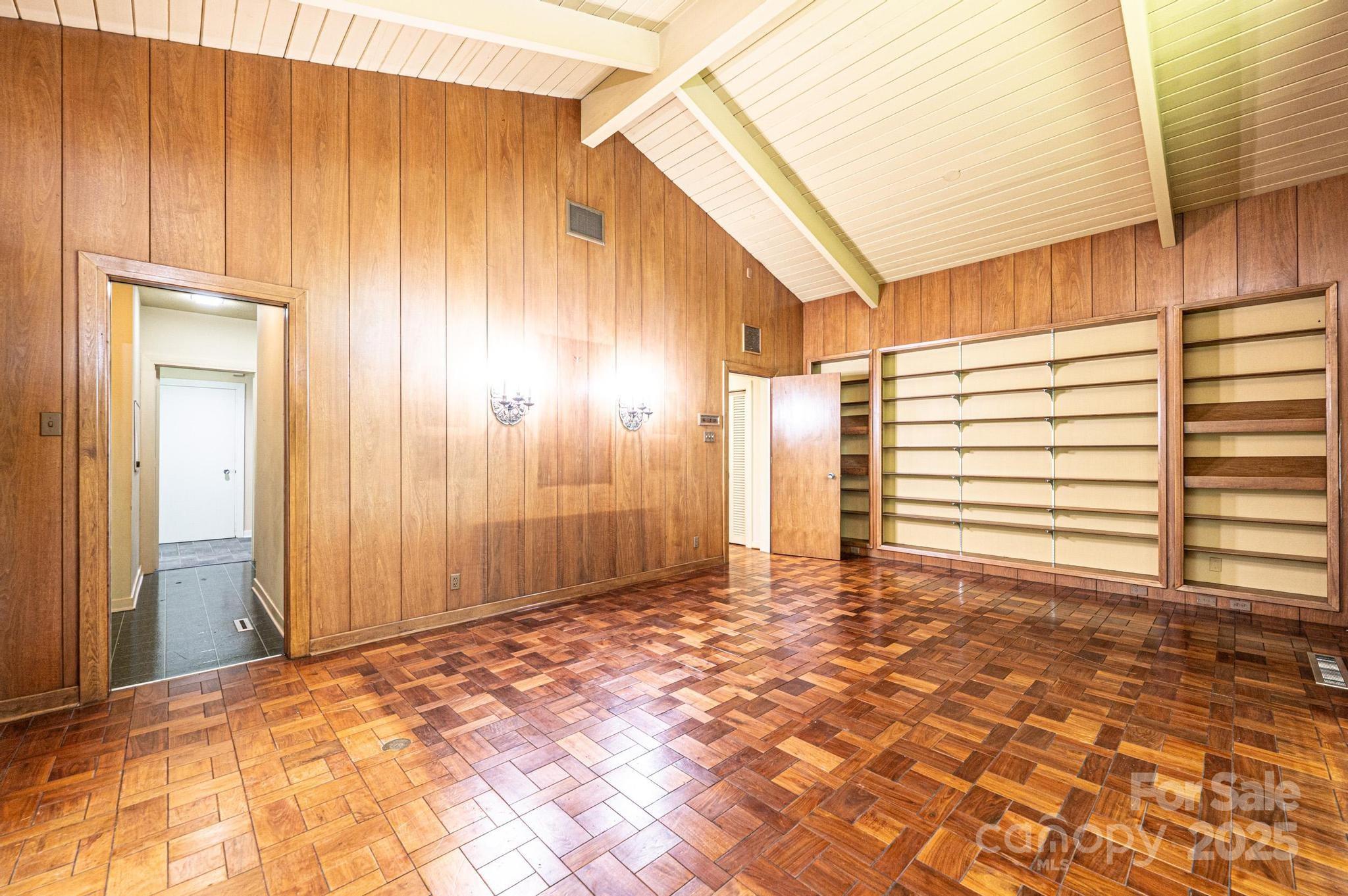153 Hillhaven Place SE — Lenoir
