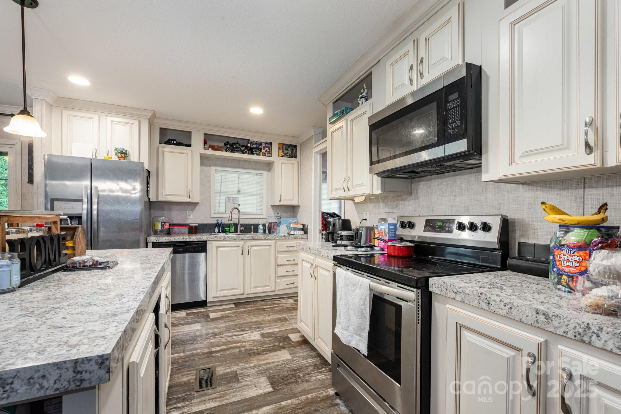 6555 Mcintosh Road — Stanley