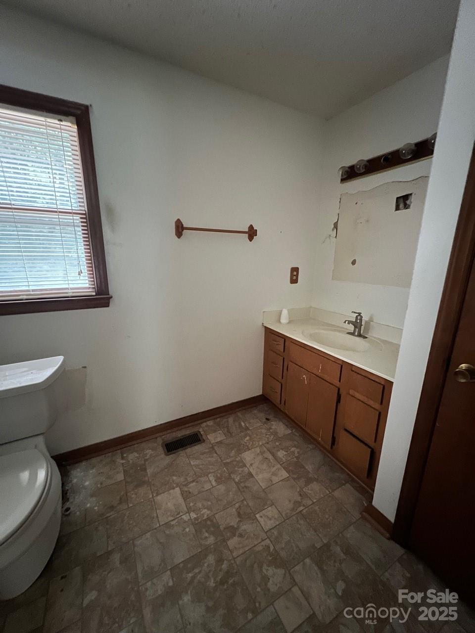 6581 Emerald Isle Drive — Sherrills Ford