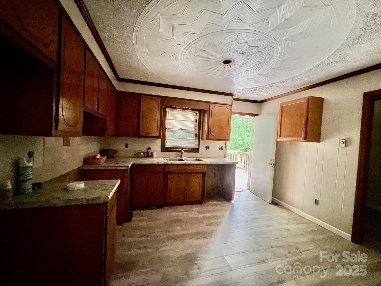 6581 Emerald Isle Drive — Sherrills Ford