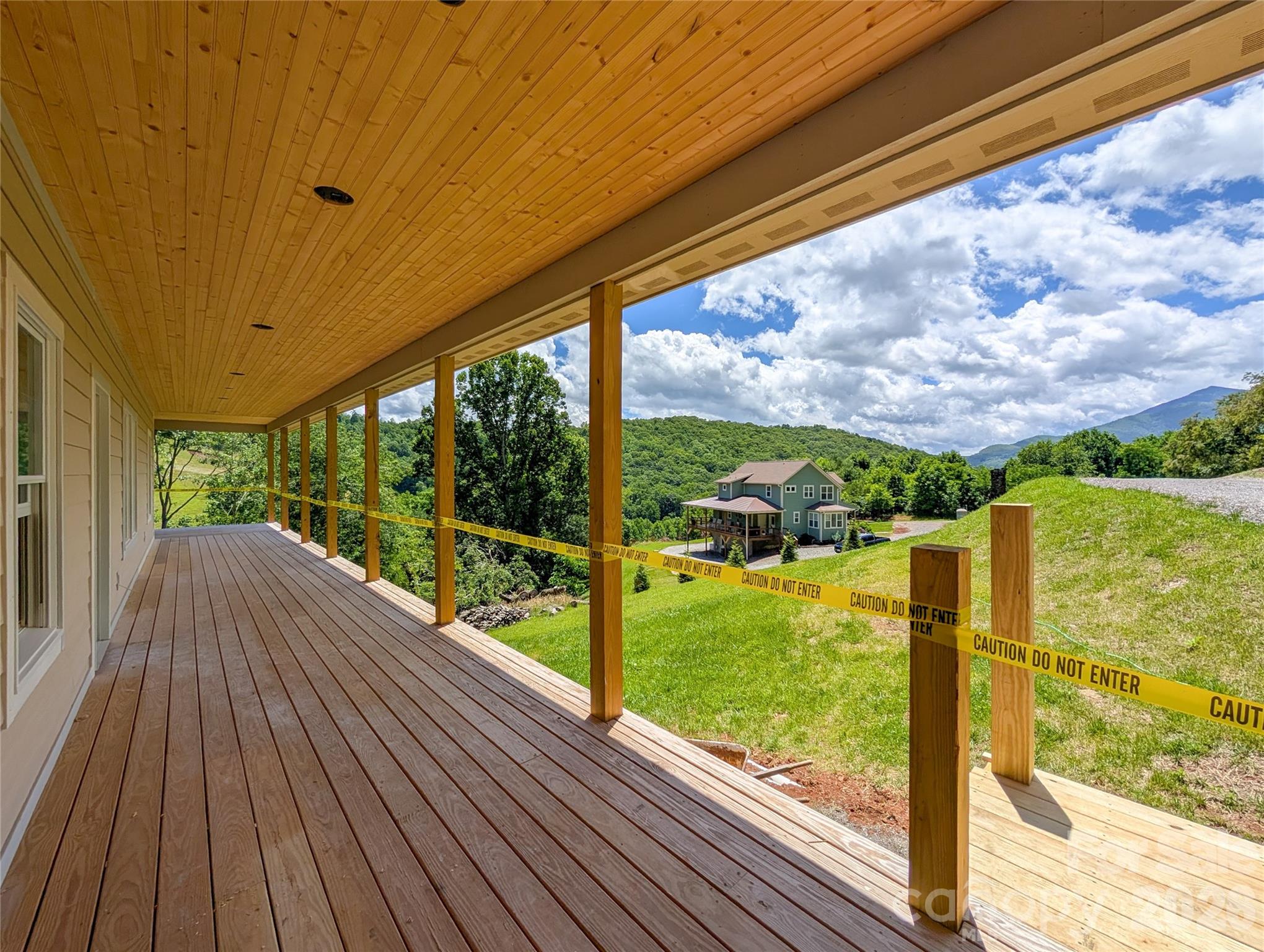 338 Majestic Mountain Drive — Burnsville