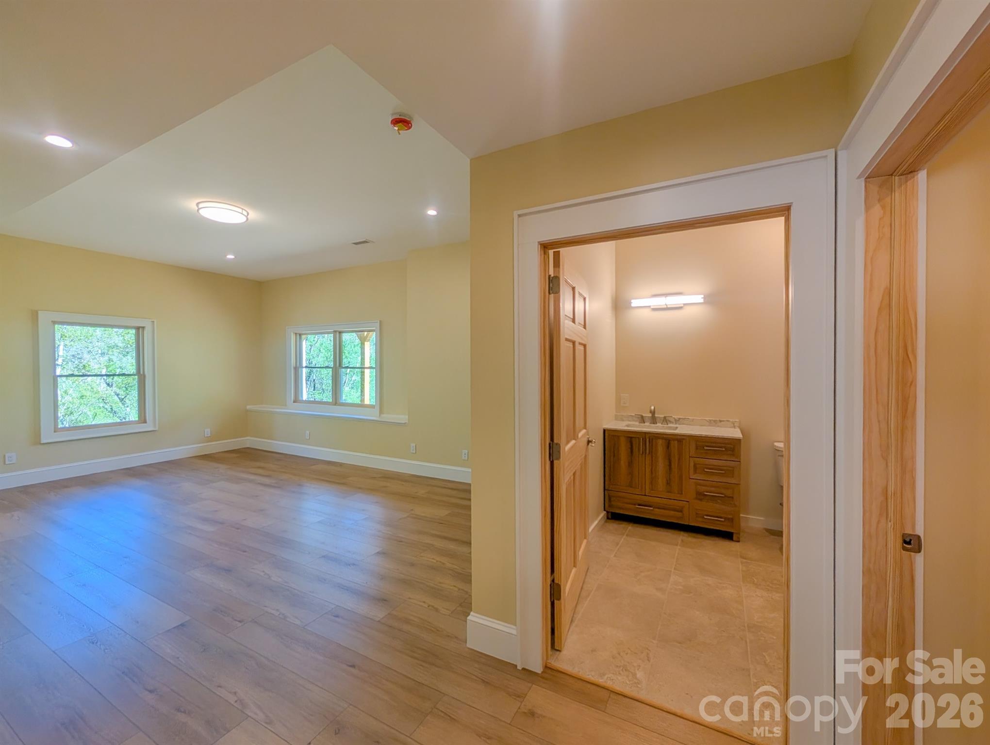 338 Majestic Mountain Drive — Burnsville