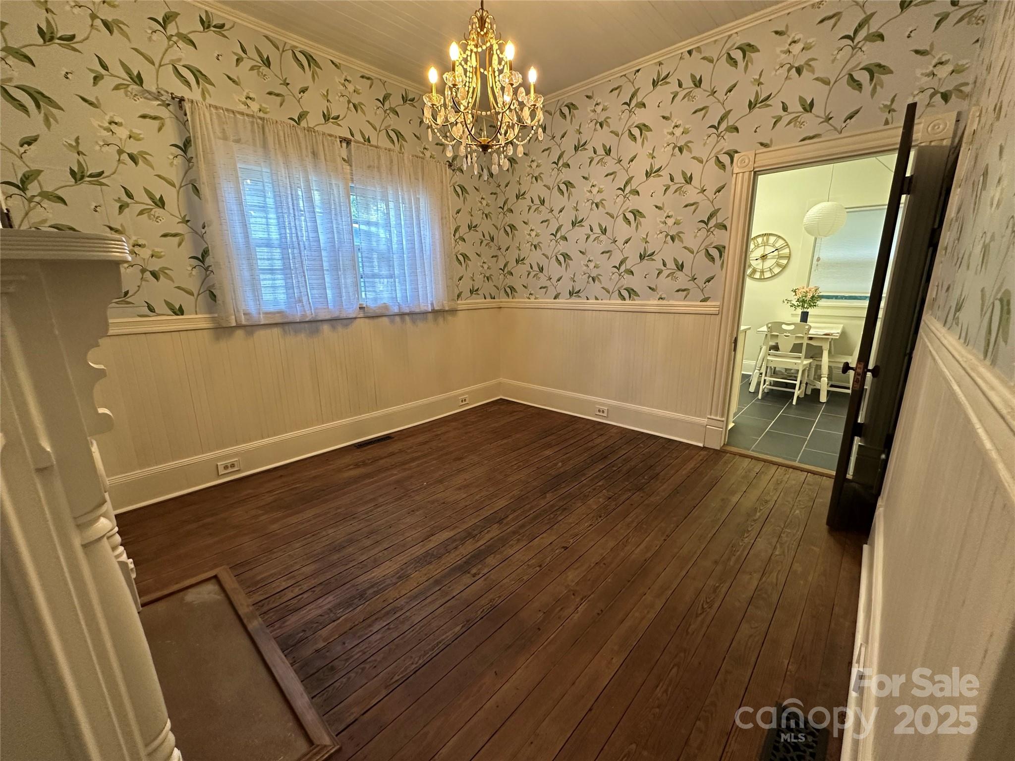 115 E Steele Street — Salisbury