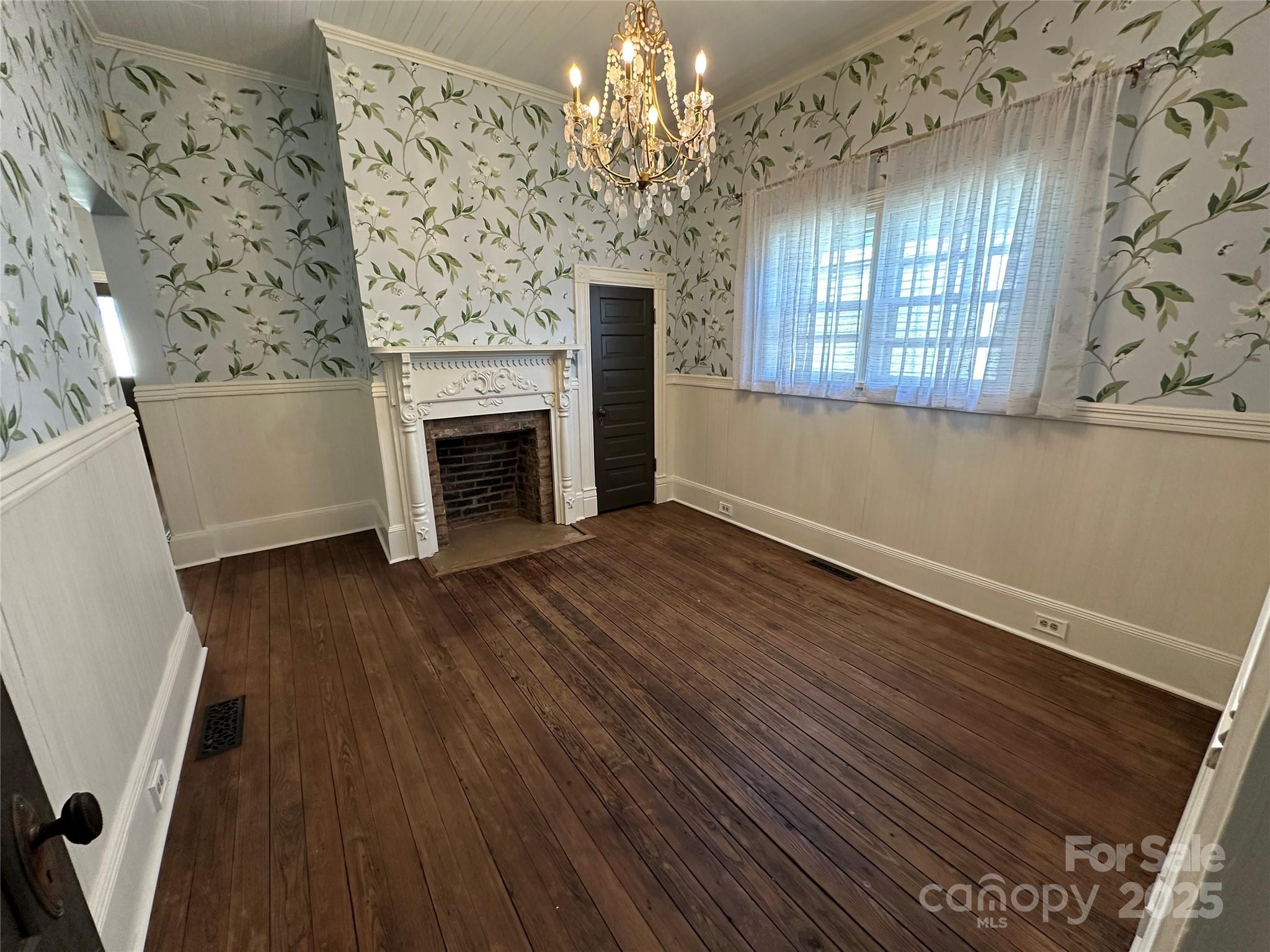 115 E Steele Street — Salisbury