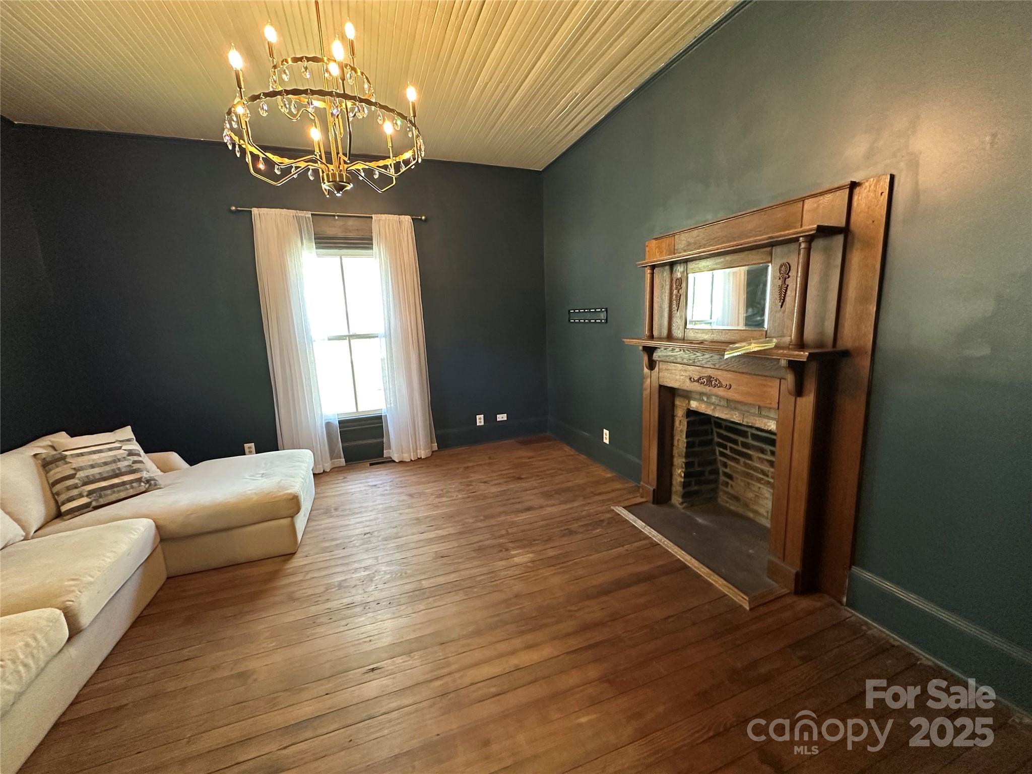 115 E Steele Street — Salisbury