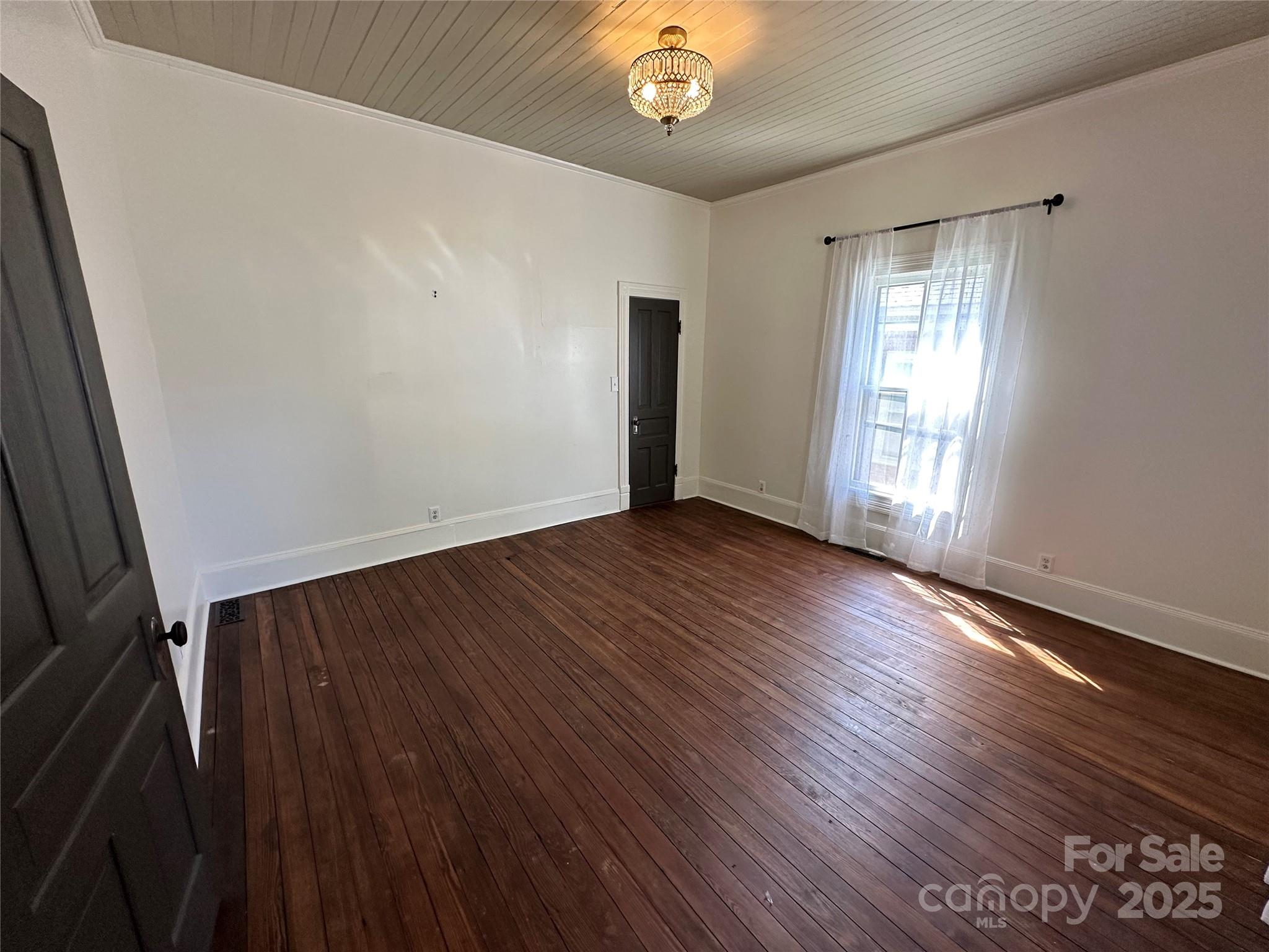 115 E Steele Street — Salisbury