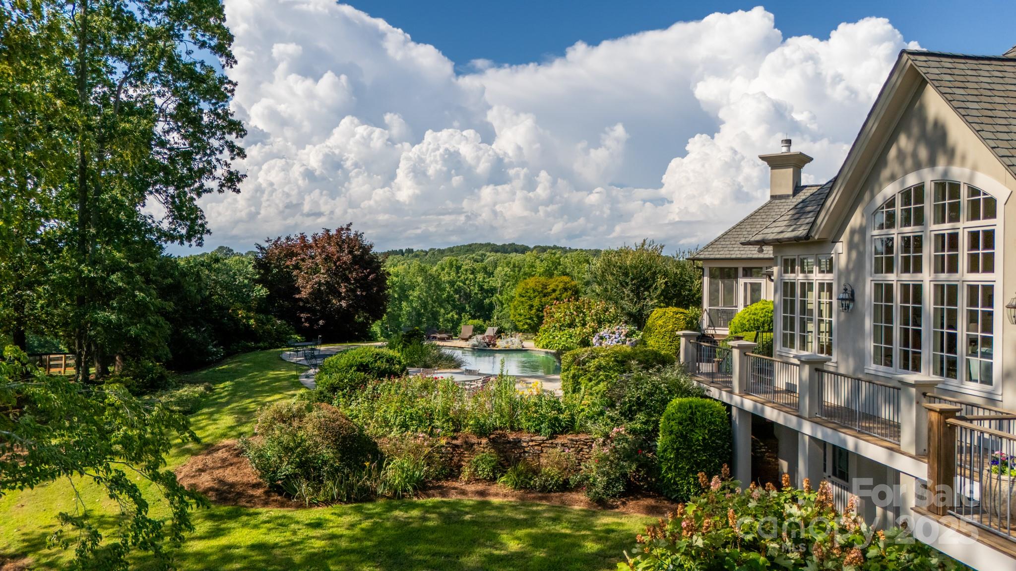650 Golf Course Road — Columbus
