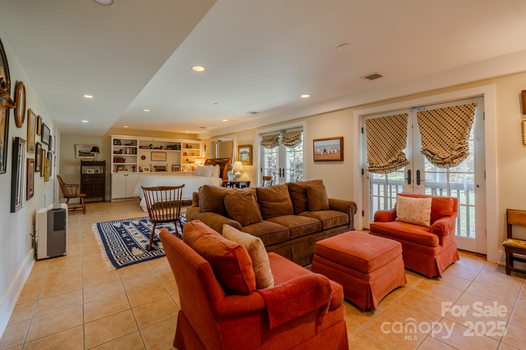 650 Golf Course Road — Columbus