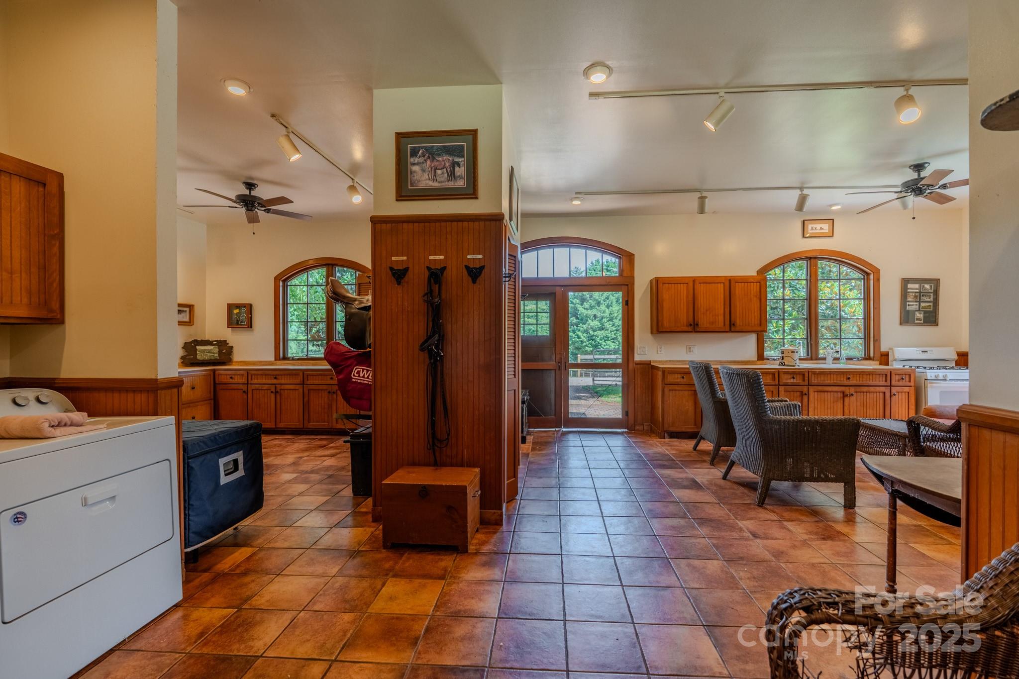650 Golf Course Road — Columbus