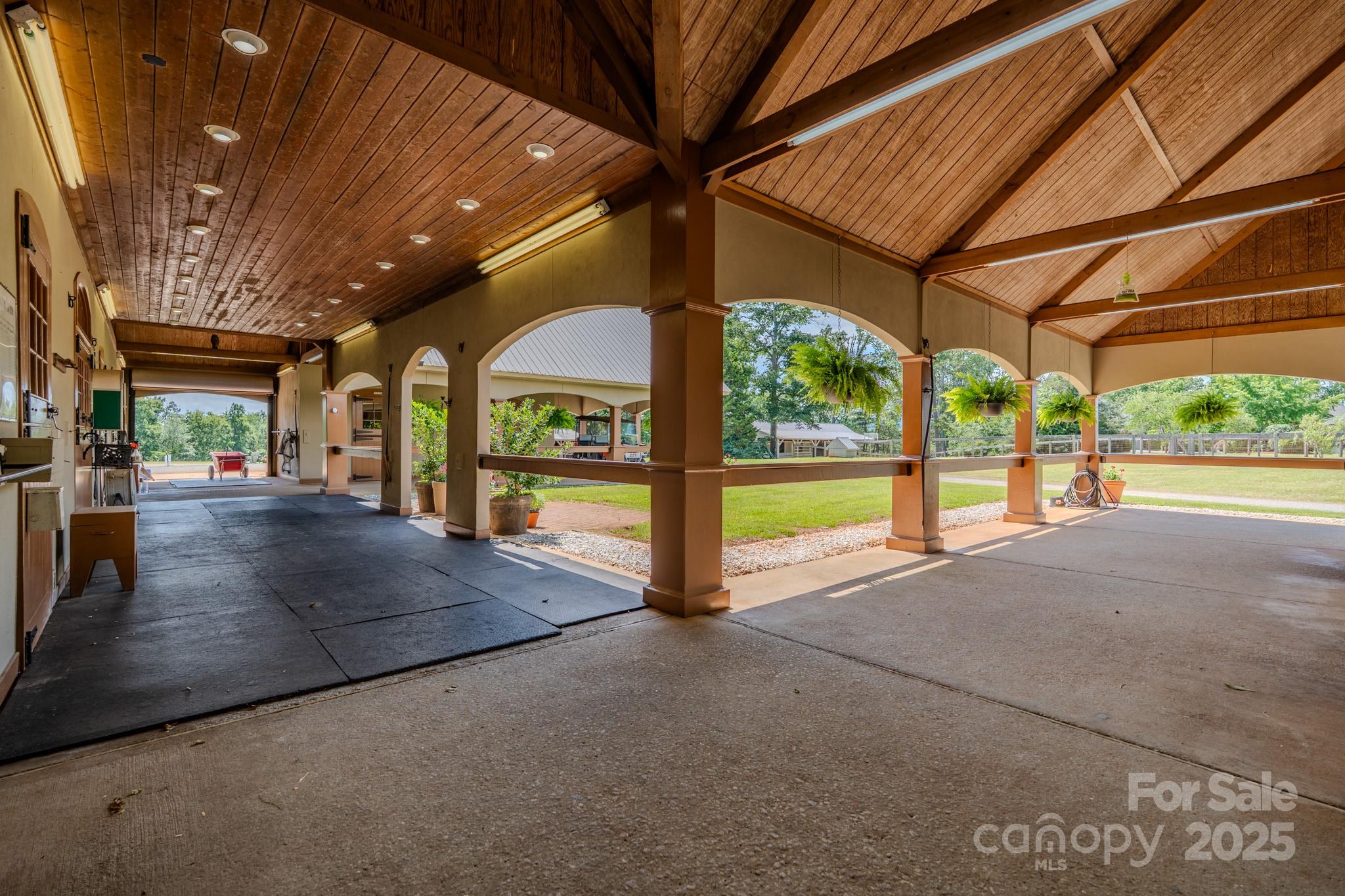 650 Golf Course Road — Columbus