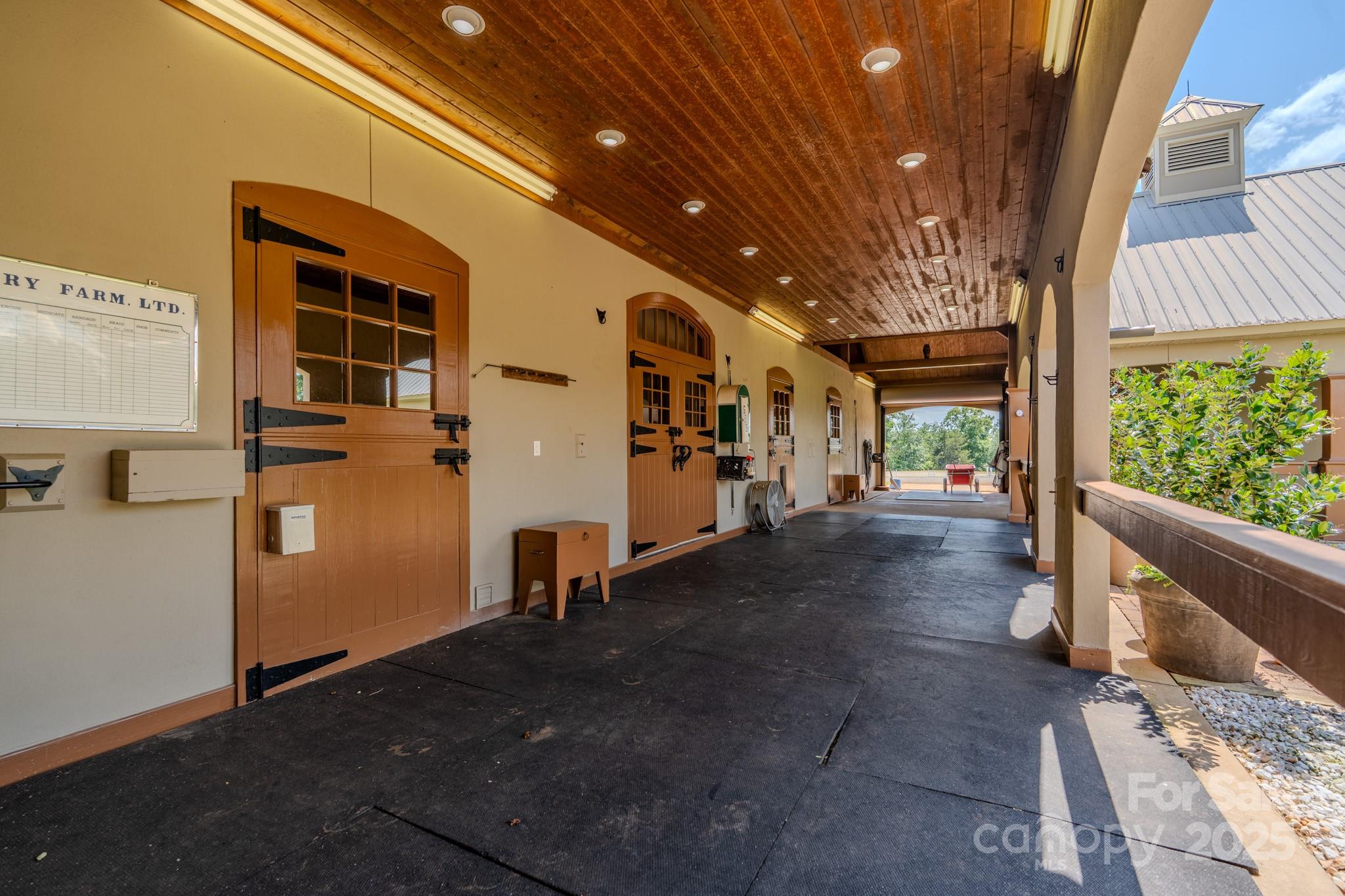 650 Golf Course Road — Columbus
