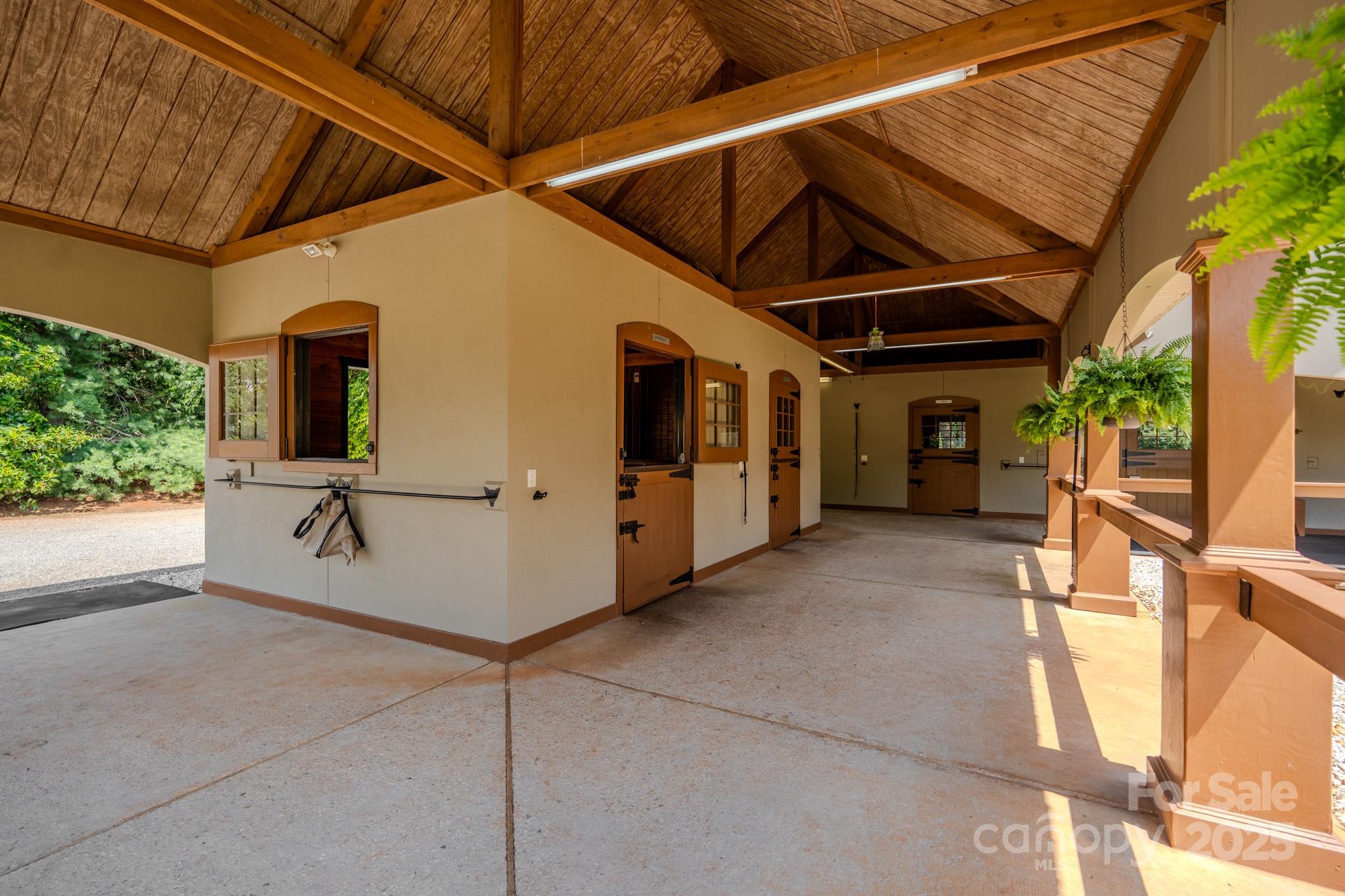 650 Golf Course Road — Columbus