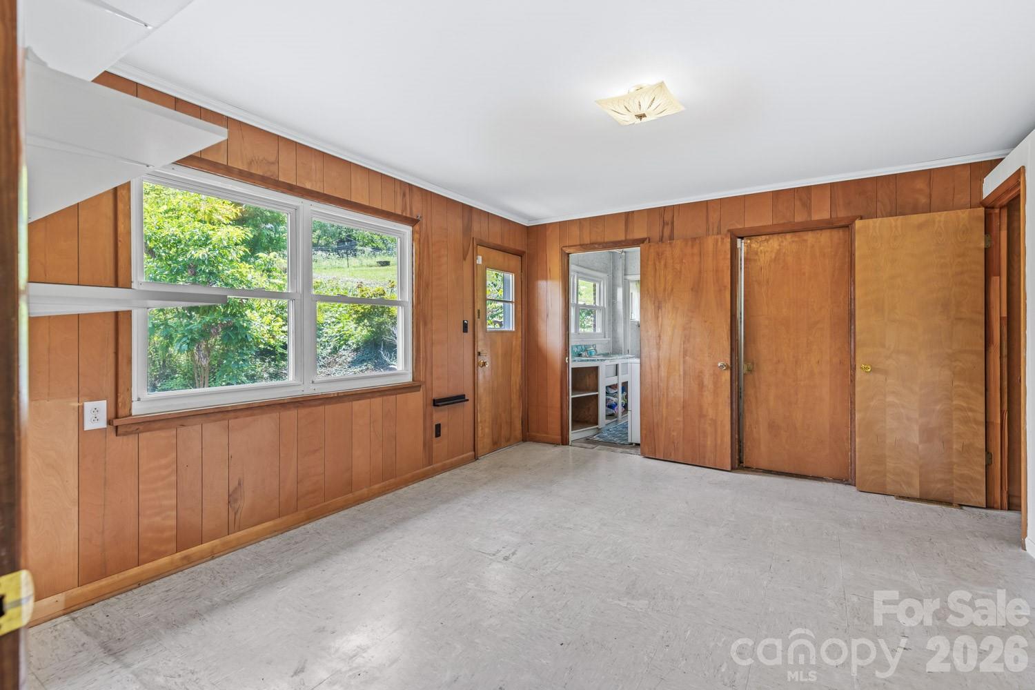 160 Mclean Road — Weaverville