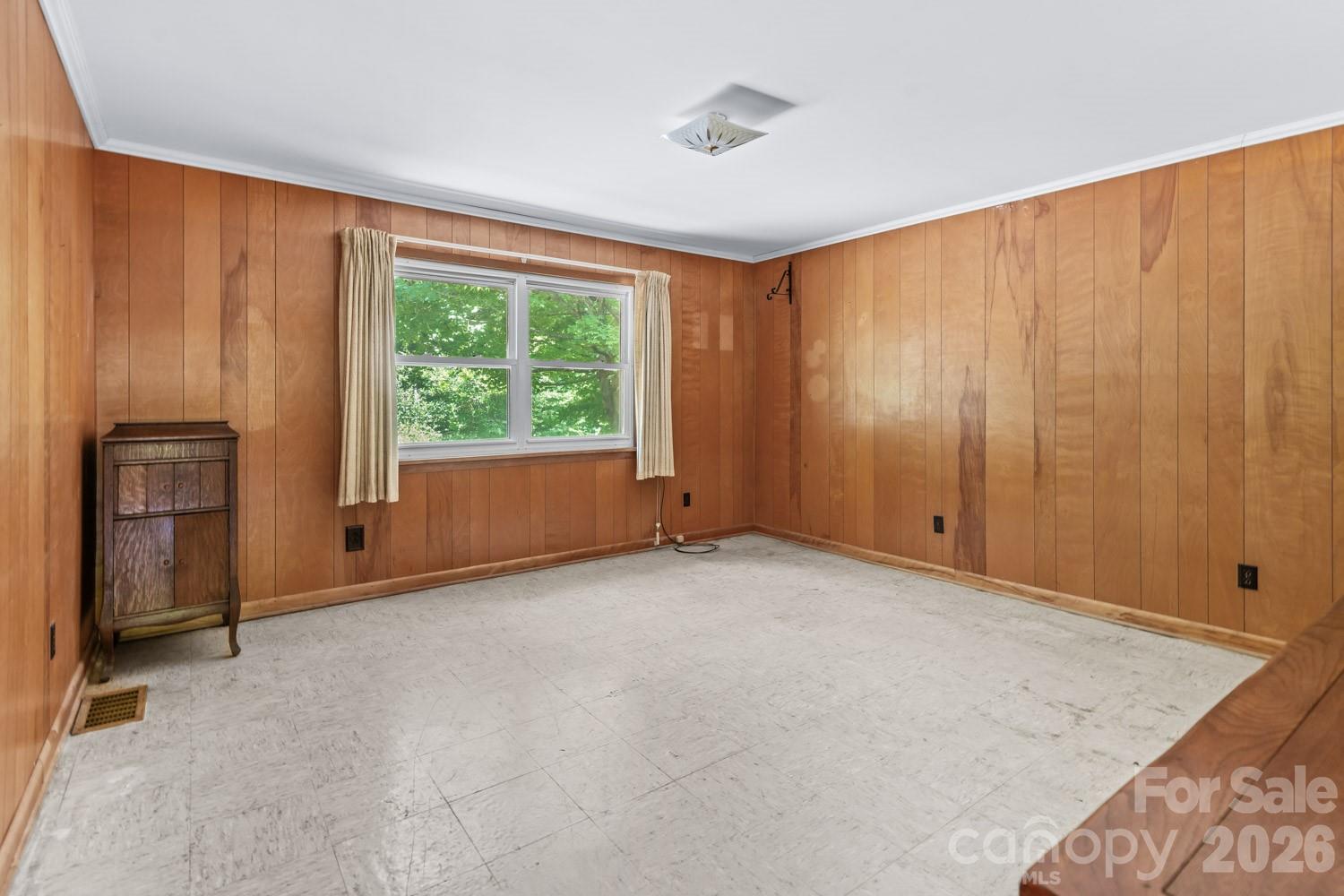 160 Mclean Road — Weaverville