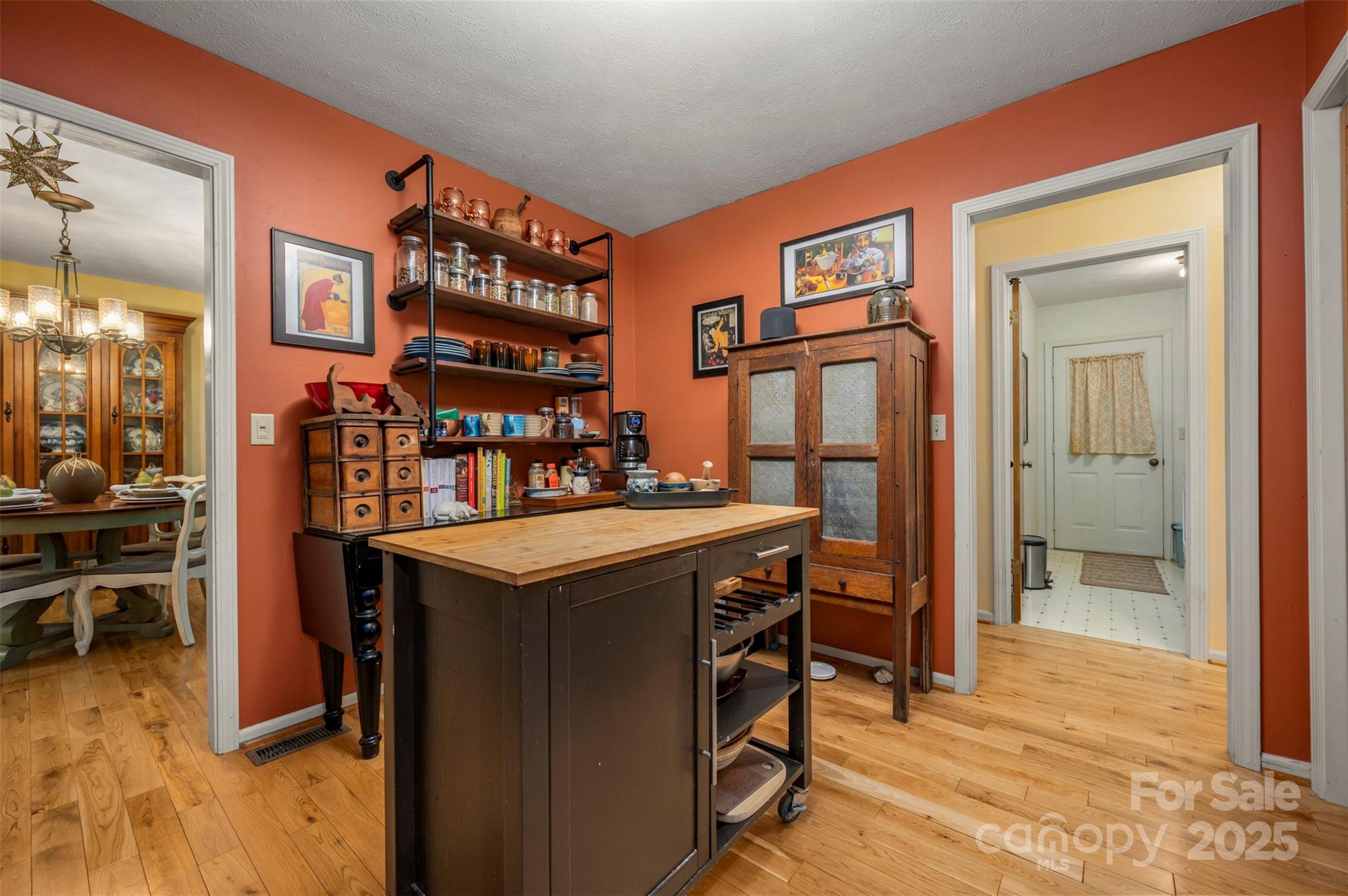 144 Beechwood Drive — Columbus