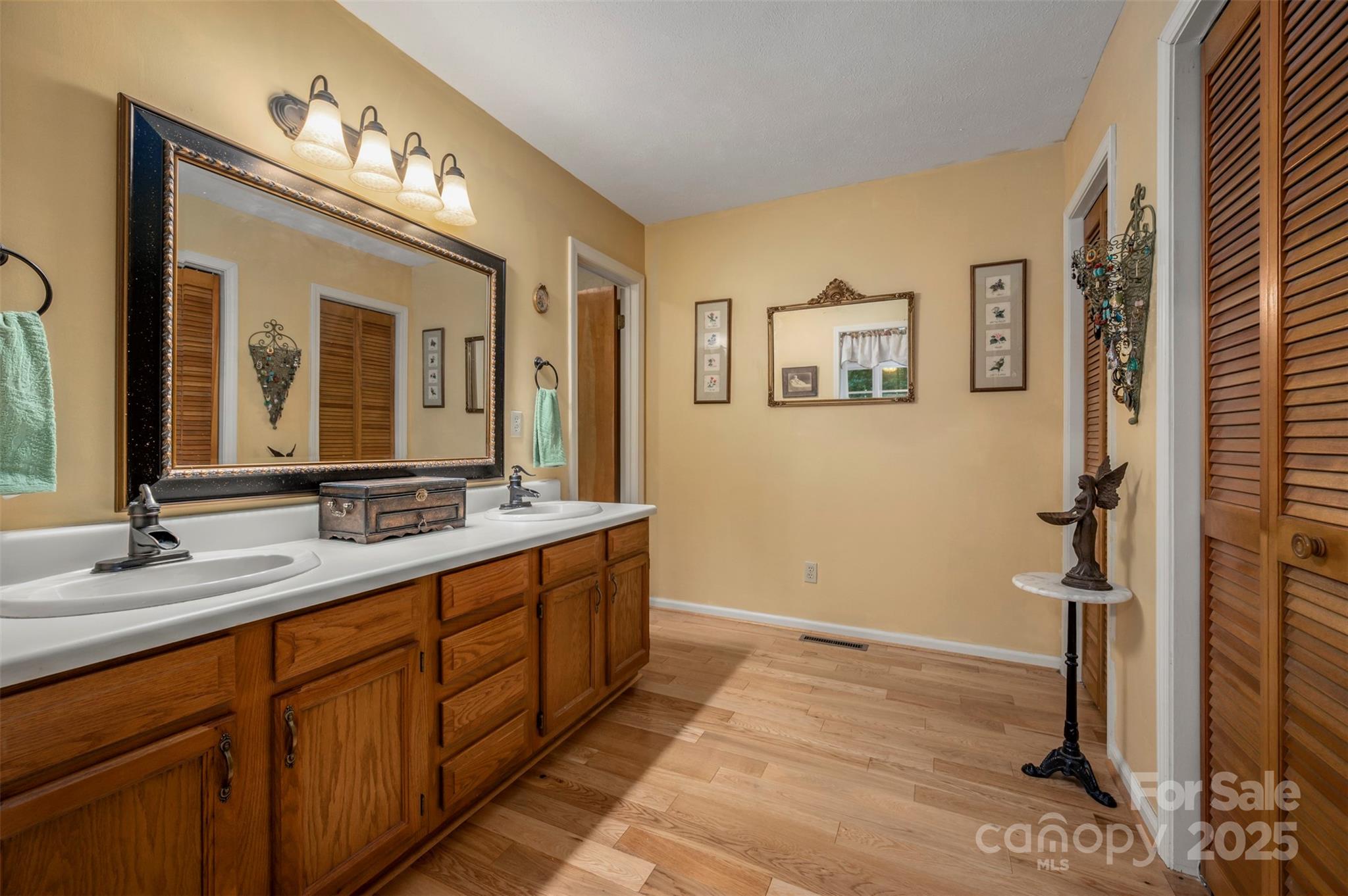 144 Beechwood Drive — Columbus