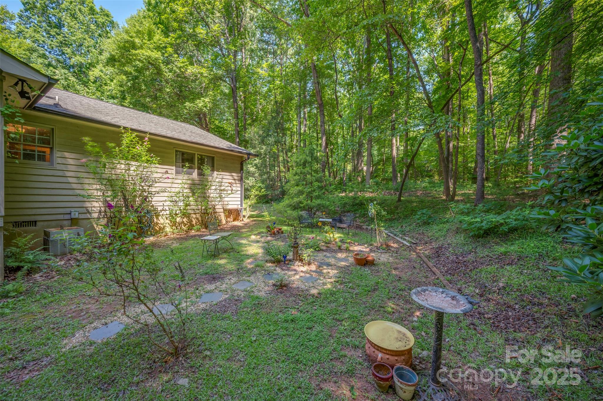 144 Beechwood Drive — Columbus