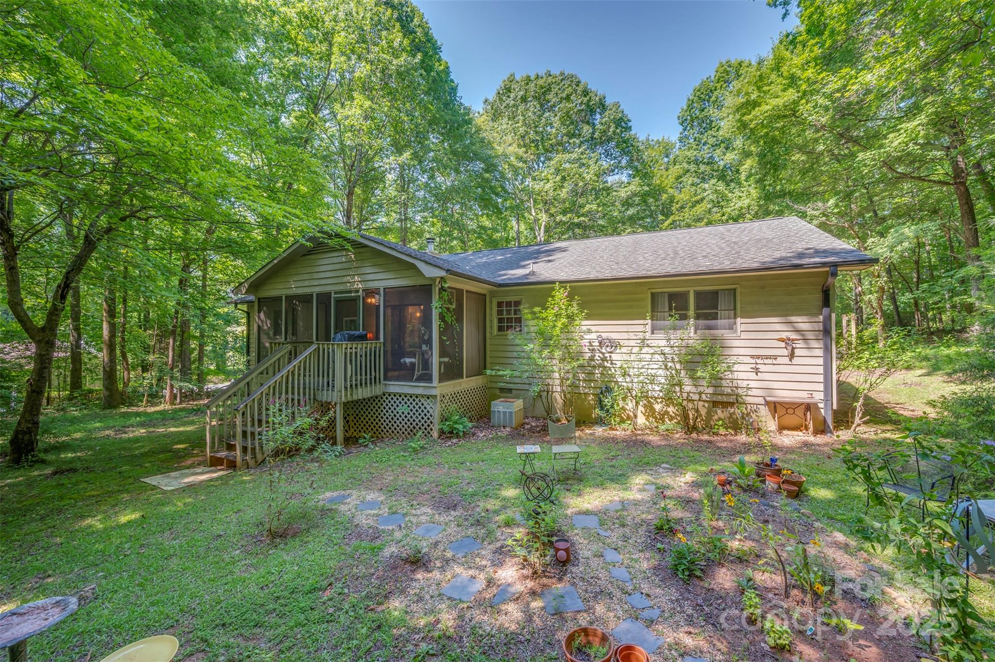 144 Beechwood Drive — Columbus