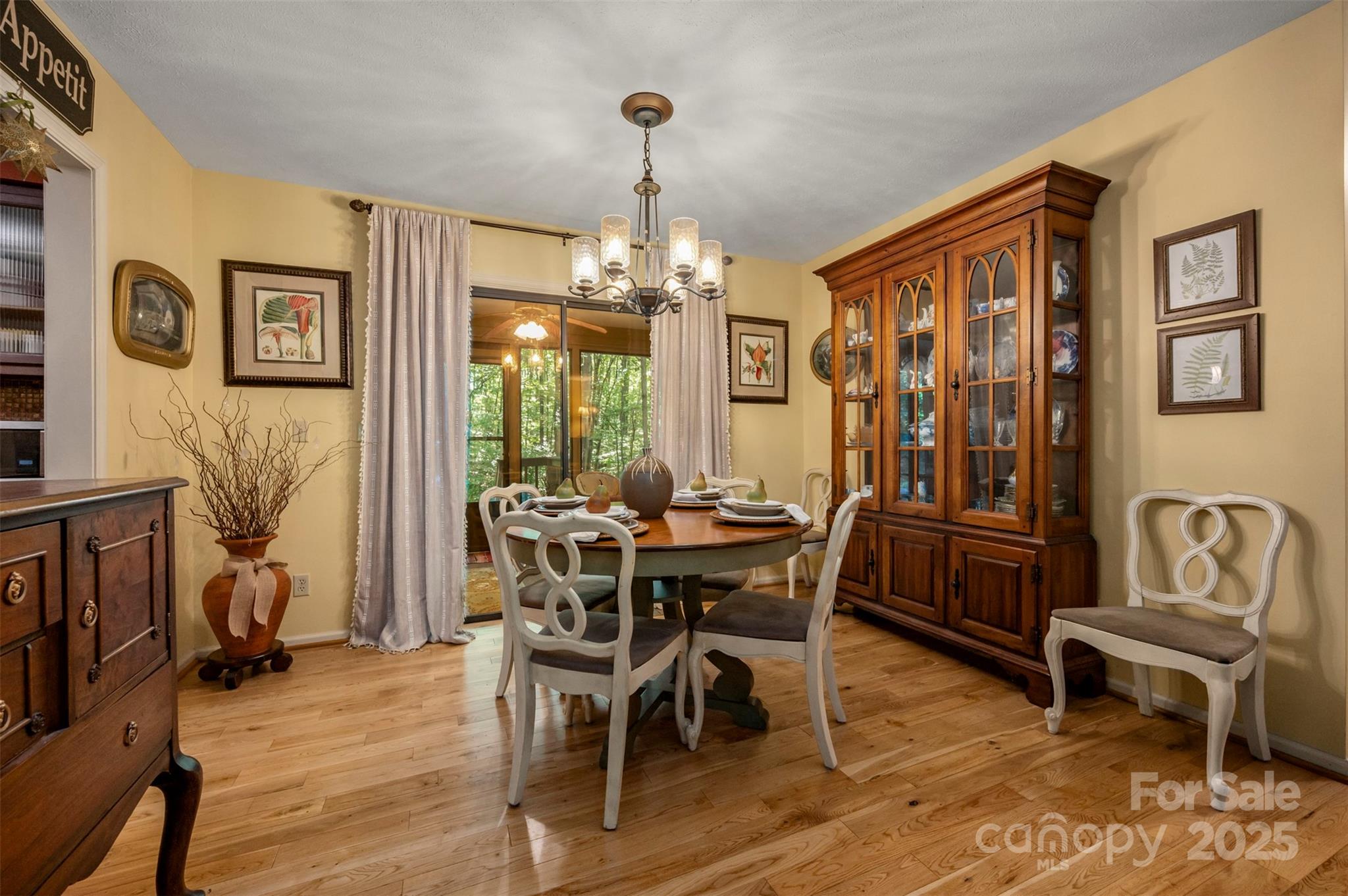 144 Beechwood Drive — Columbus