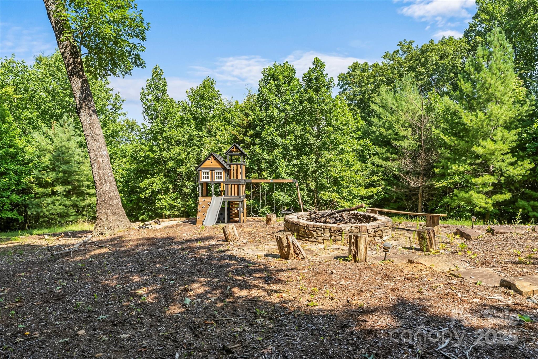 279 Outback Trail — Nebo
