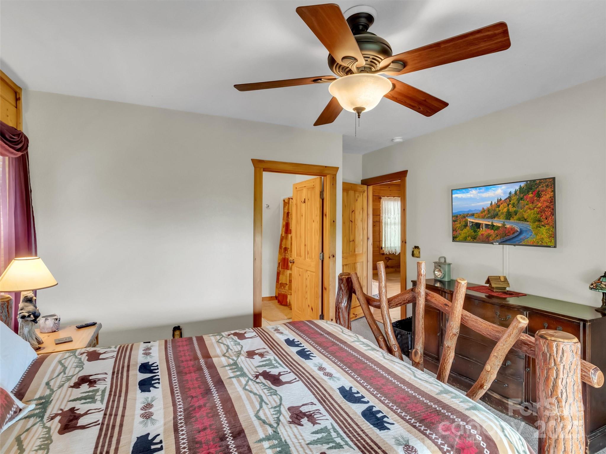 1064 Point Of View Drive — Waynesville