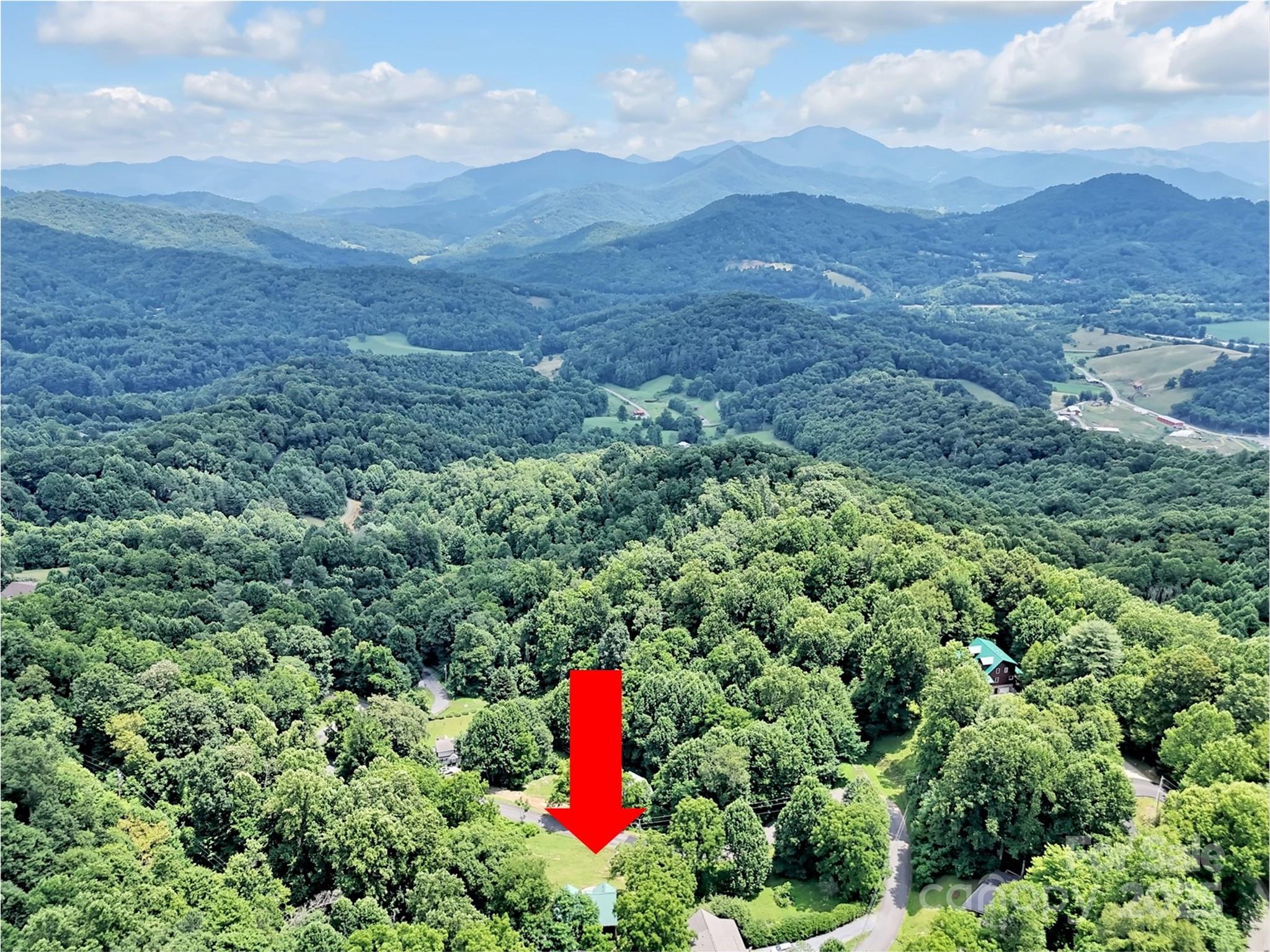 1064 Point Of View Drive — Waynesville