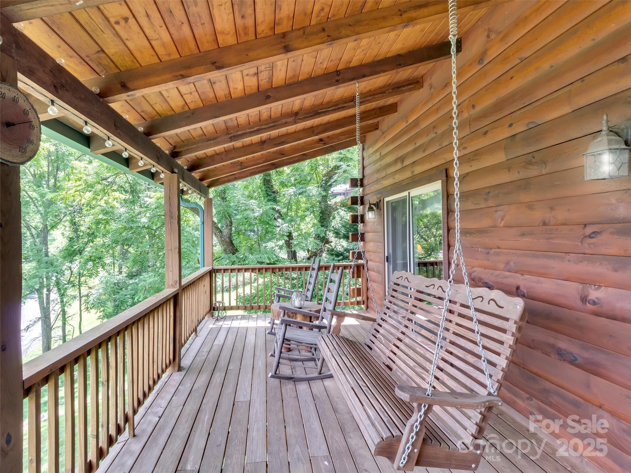 1064 Point Of View Drive — Waynesville