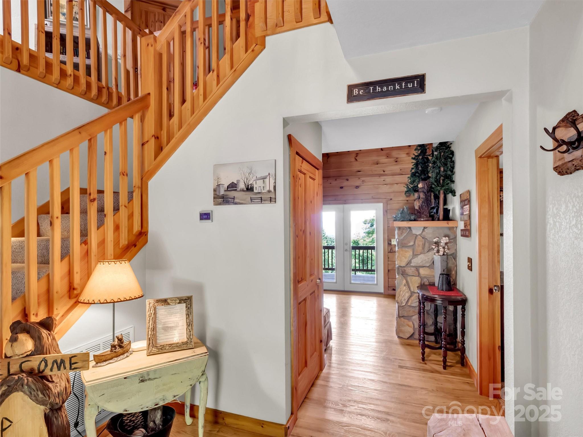 1064 Point Of View Drive — Waynesville