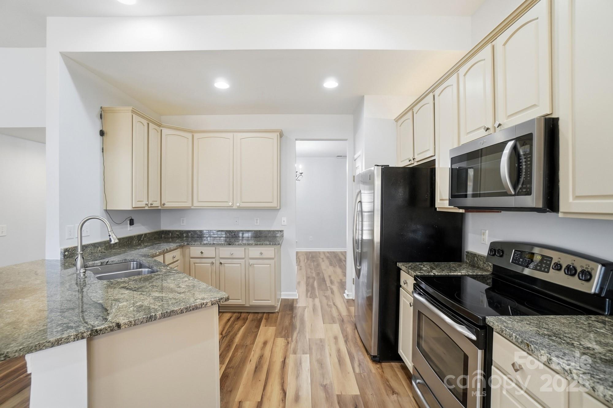630 Springhouse Place — Clover