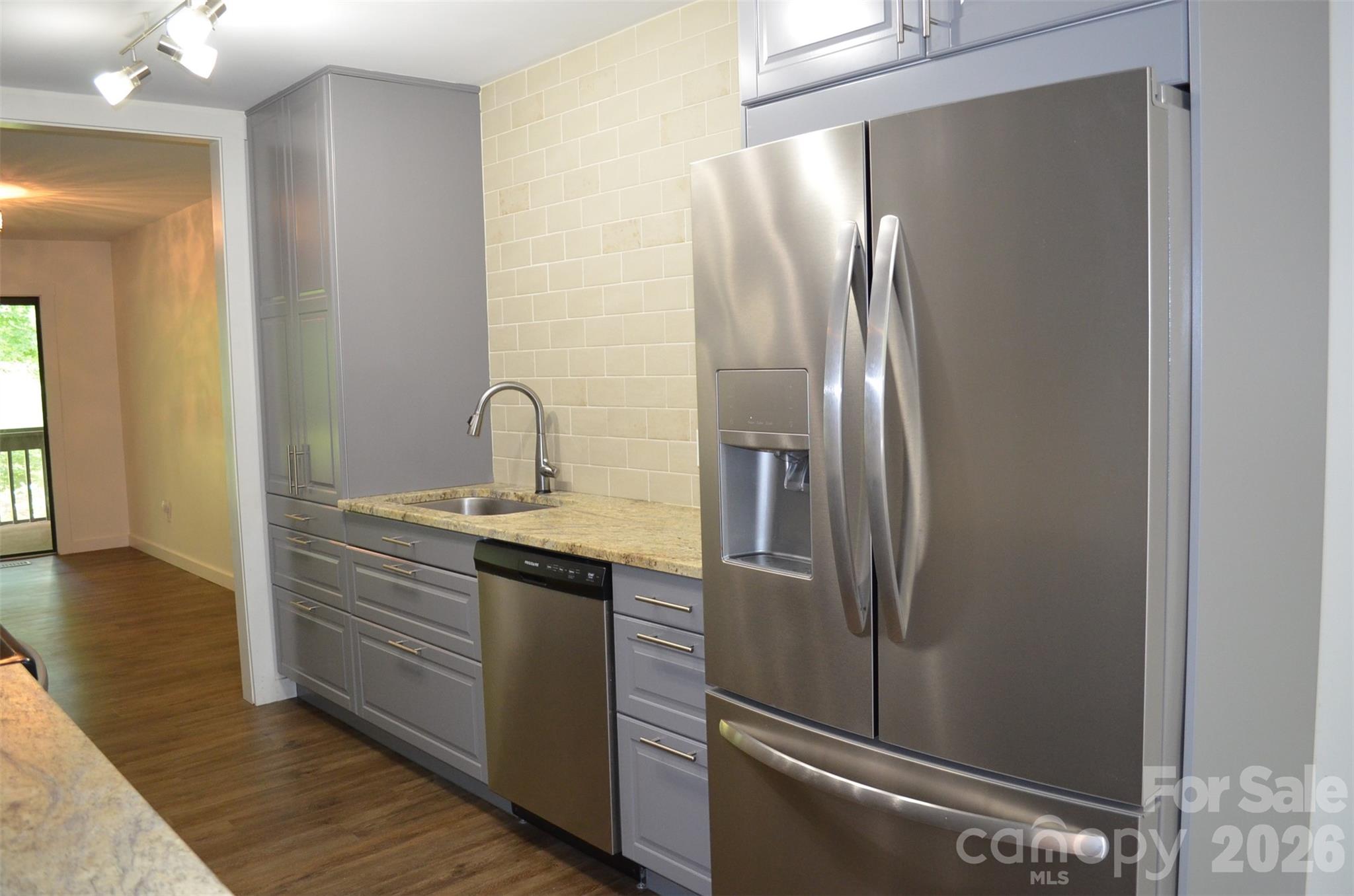 609 Crowfields Lane — Asheville
