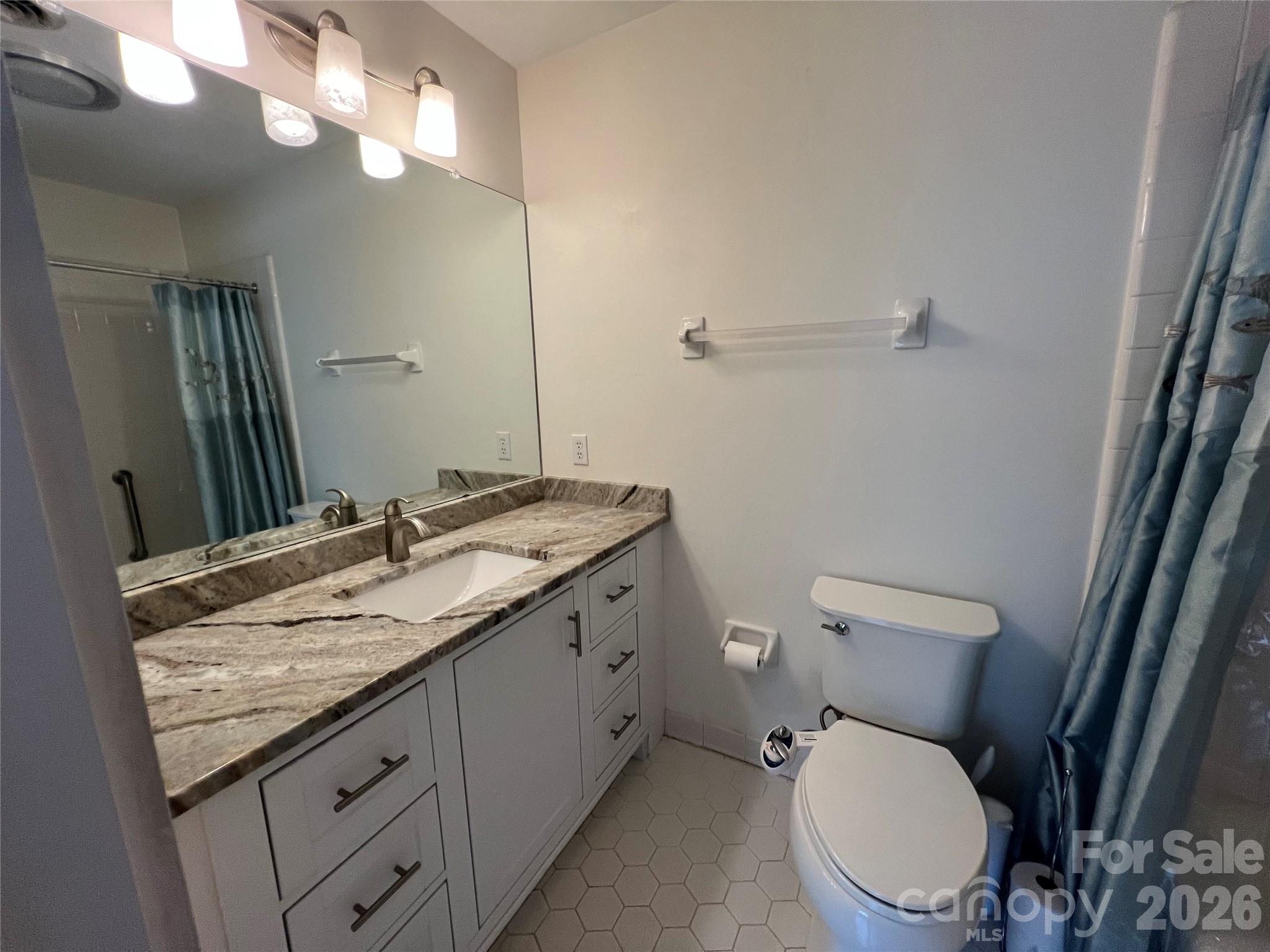 609 Crowfields Lane — Asheville