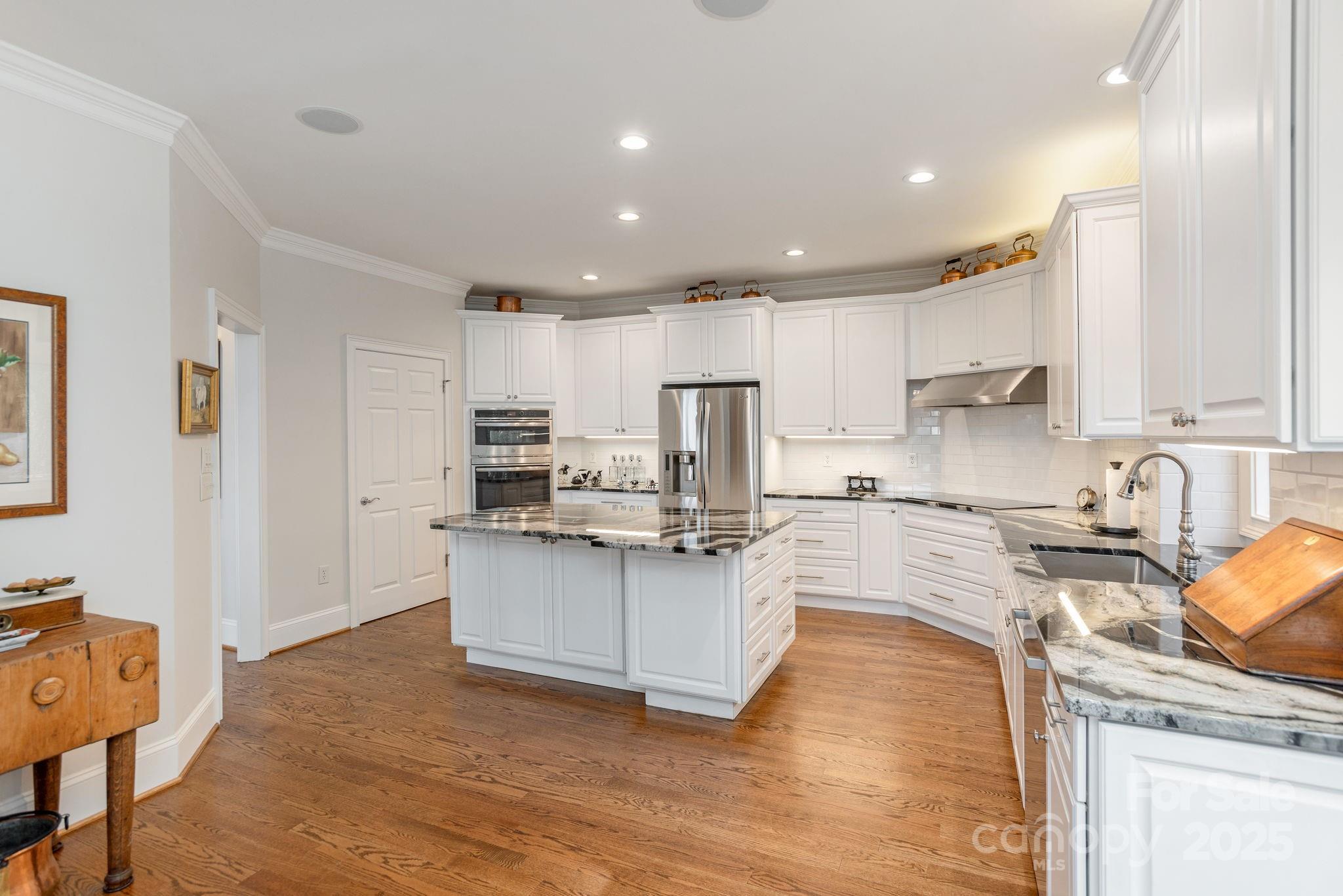 135 POPLAR Loop — Flat Rock