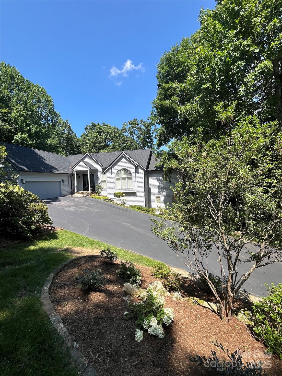 135 POPLAR Loop — Flat Rock
