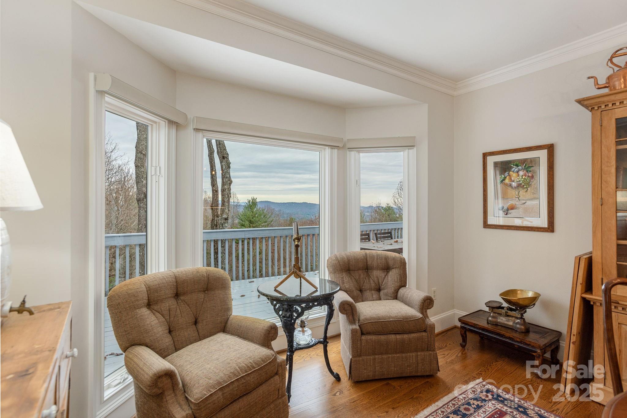 135 POPLAR Loop — Flat Rock