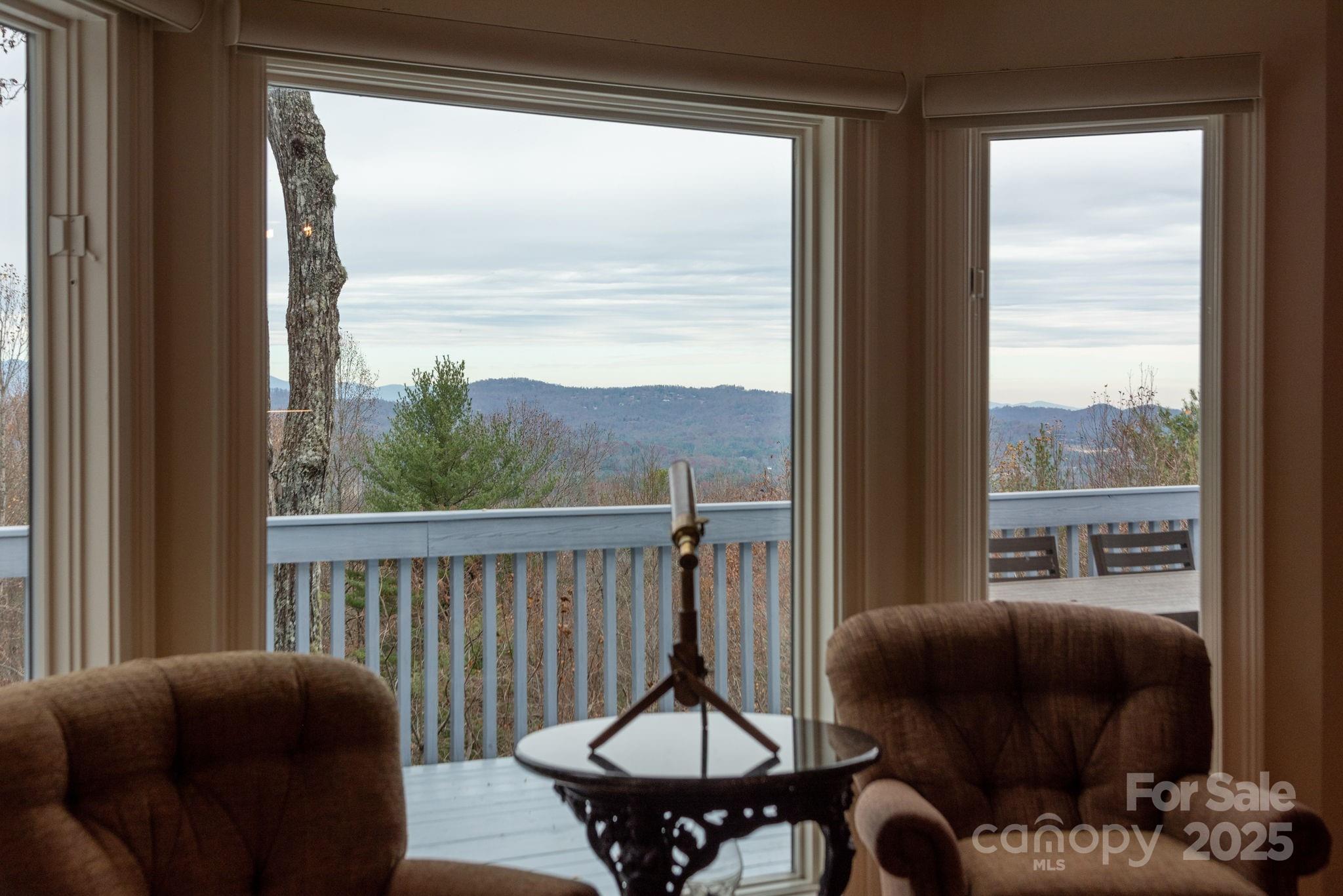 135 POPLAR Loop — Flat Rock