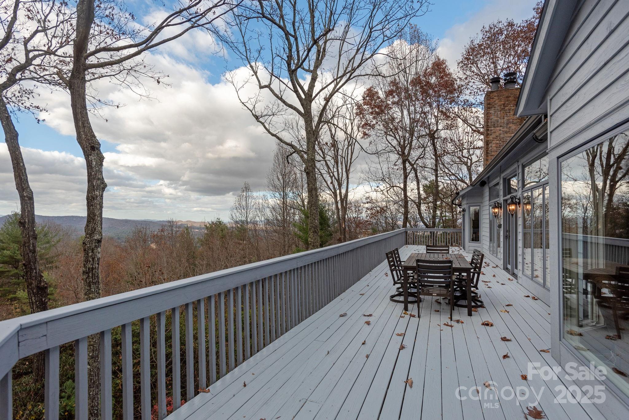 135 POPLAR Loop — Flat Rock