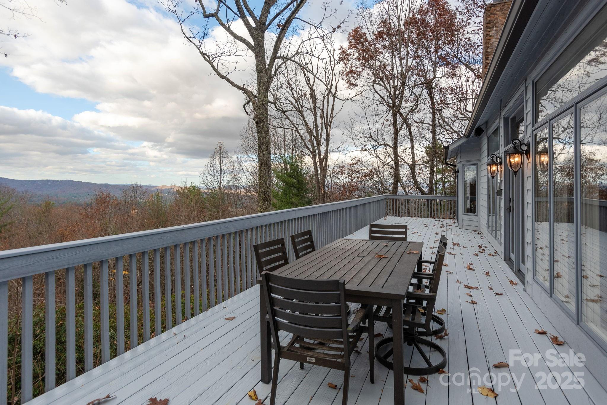 135 POPLAR Loop — Flat Rock