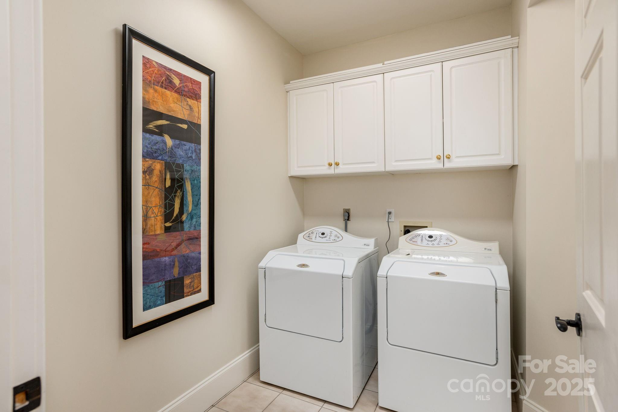 135 POPLAR Loop — Flat Rock