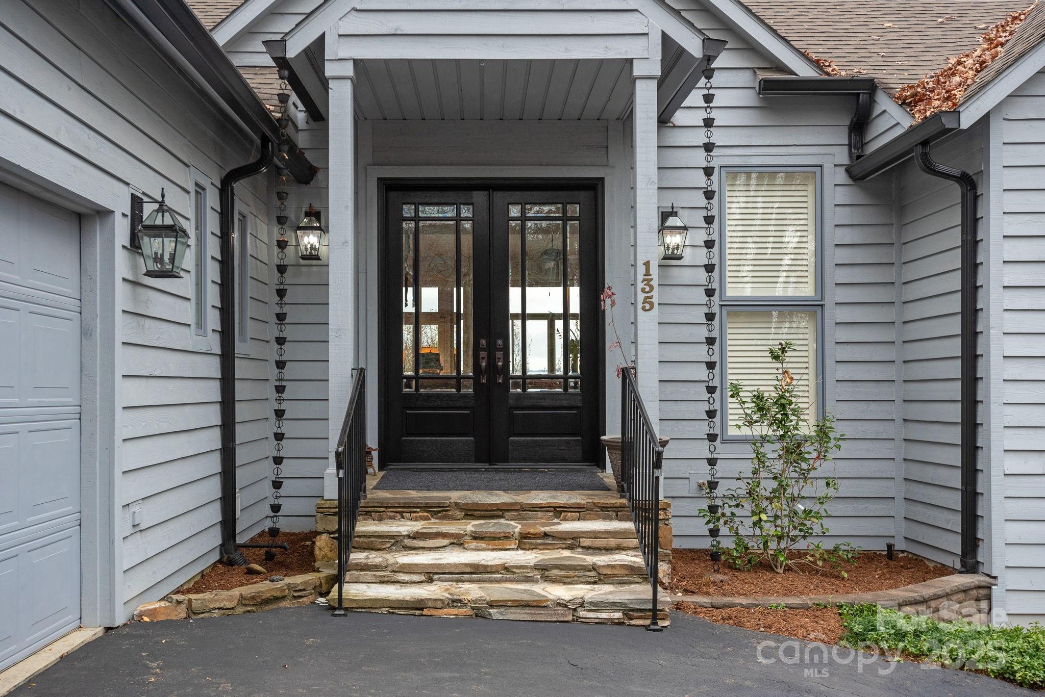 135 POPLAR Loop — Flat Rock