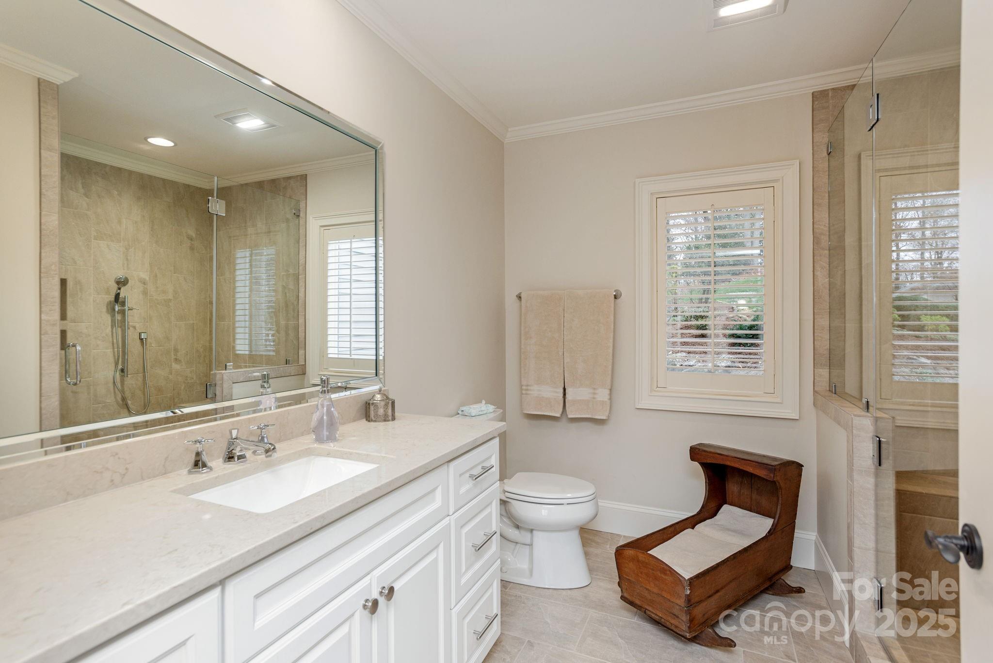 135 POPLAR Loop — Flat Rock