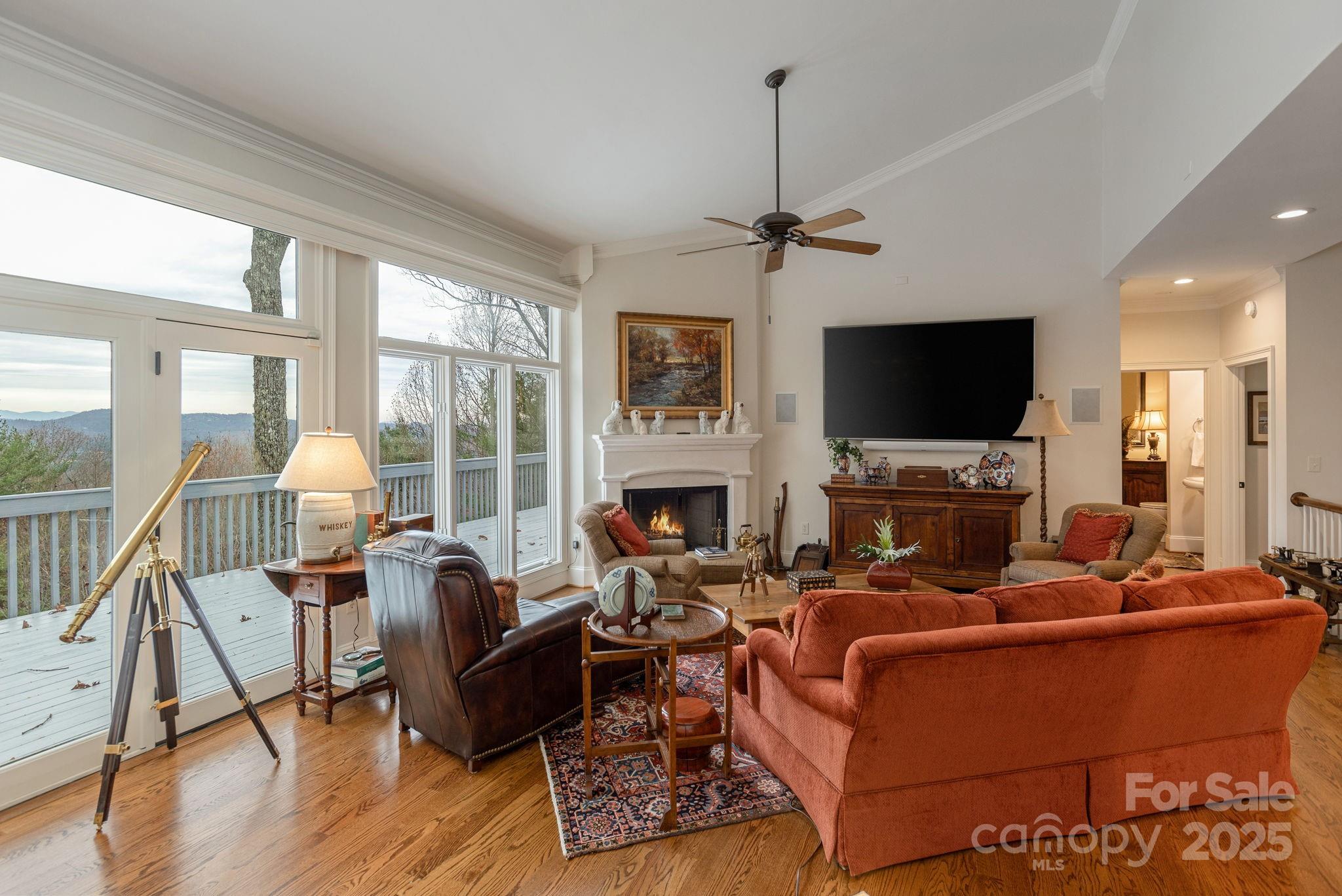 135 POPLAR Loop — Flat Rock