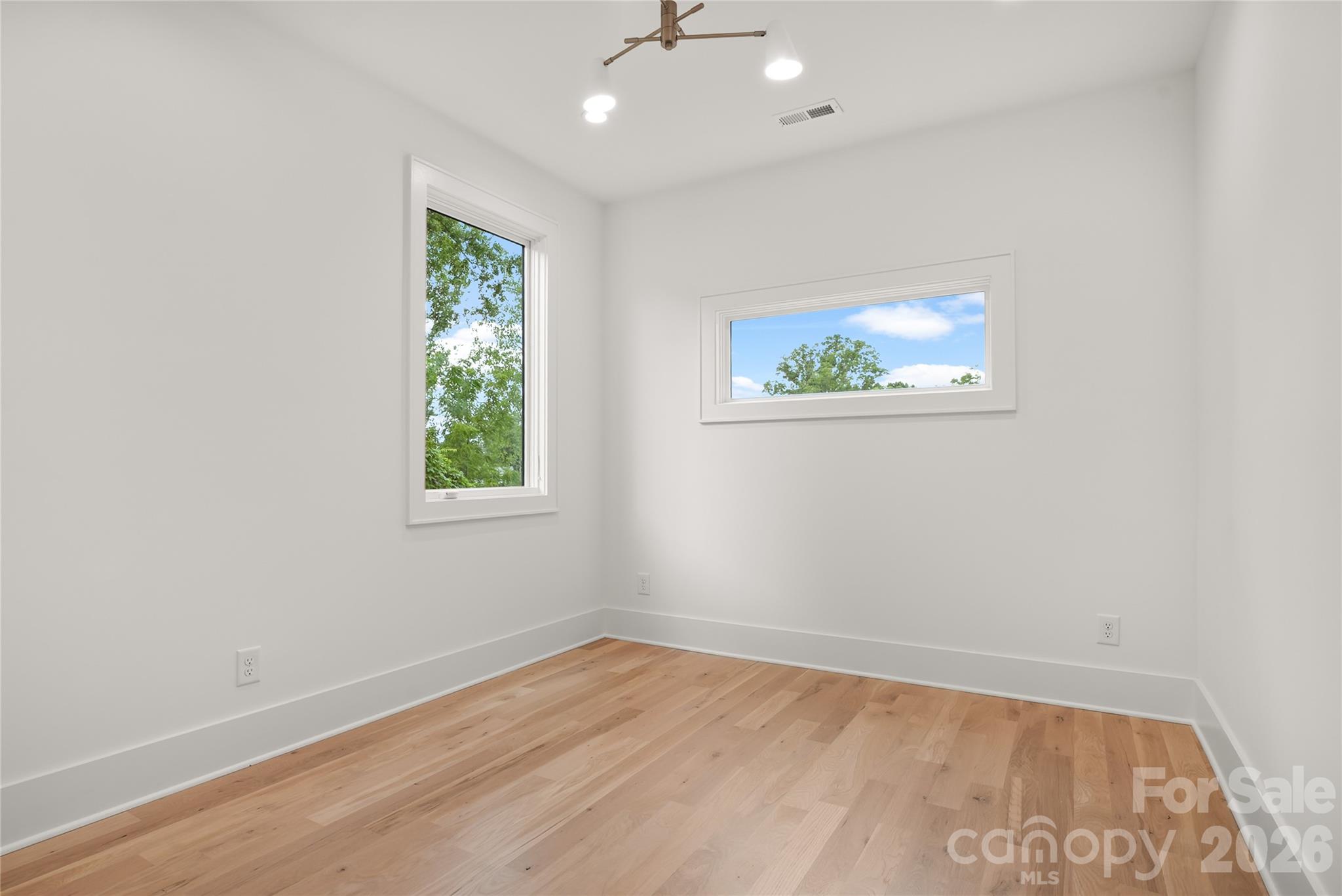 719 Charles Avenue — Charlotte