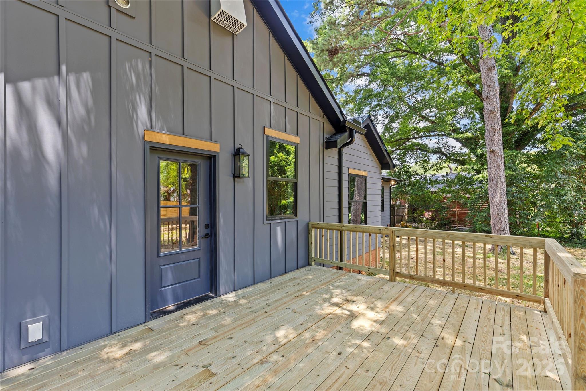 2525 Lumina Avenue — Charlotte