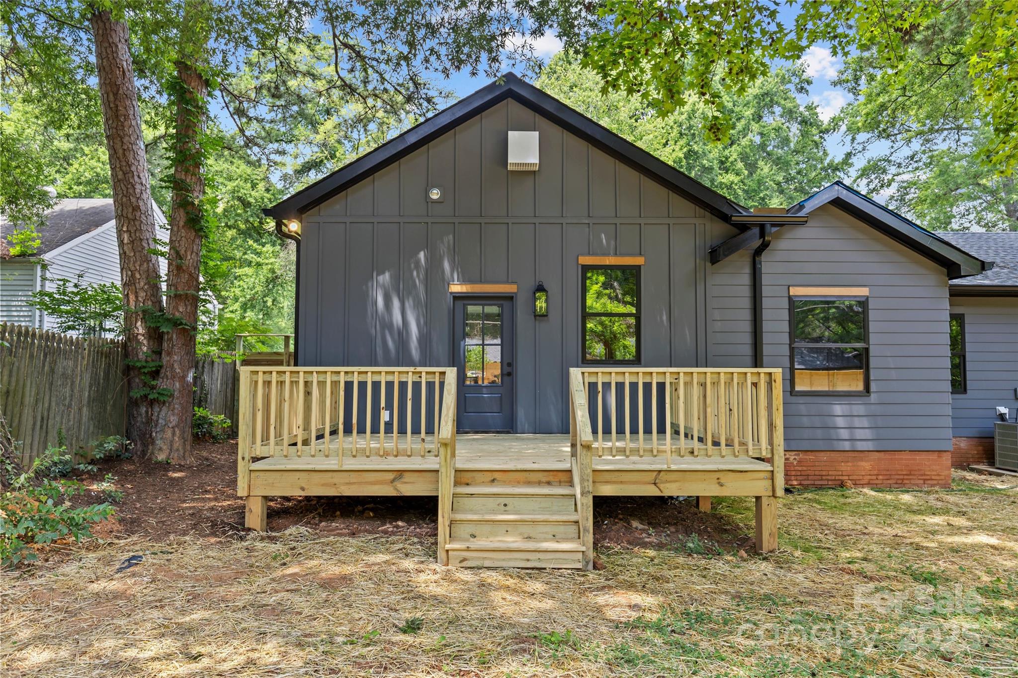 2525 Lumina Avenue — Charlotte