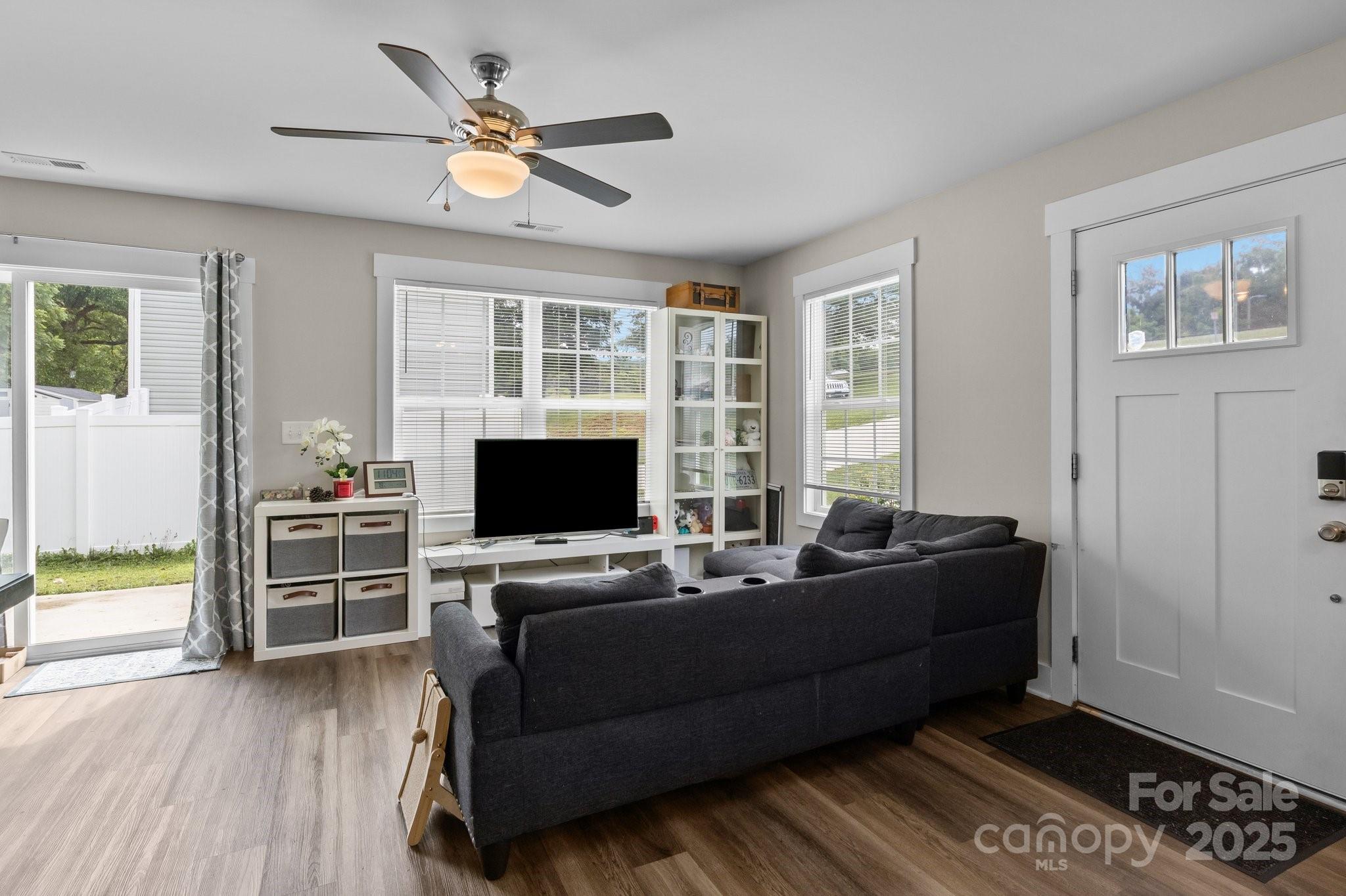818 W Carolina Avenue — Bessemer City