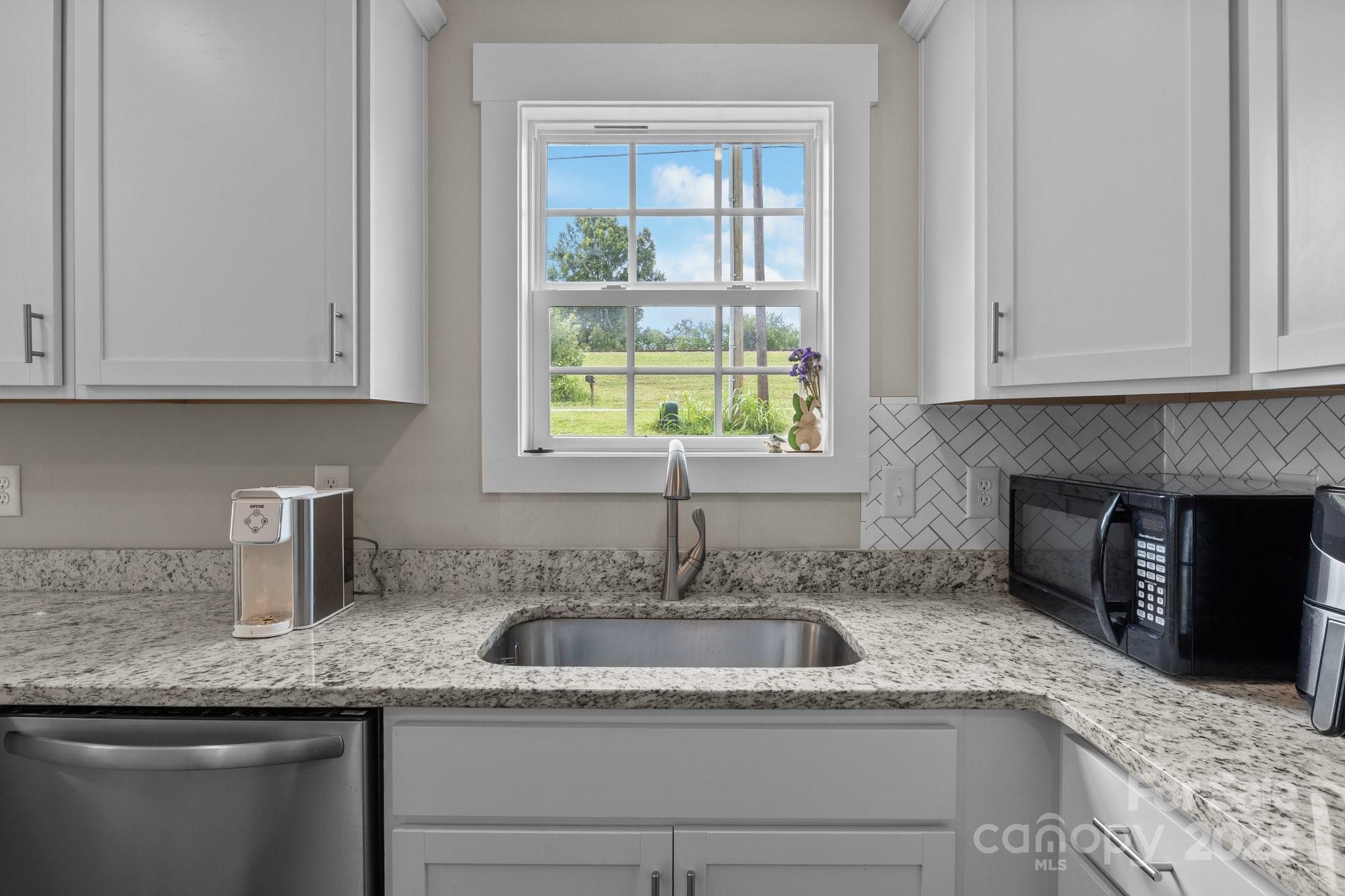 818 W Carolina Avenue — Bessemer City
