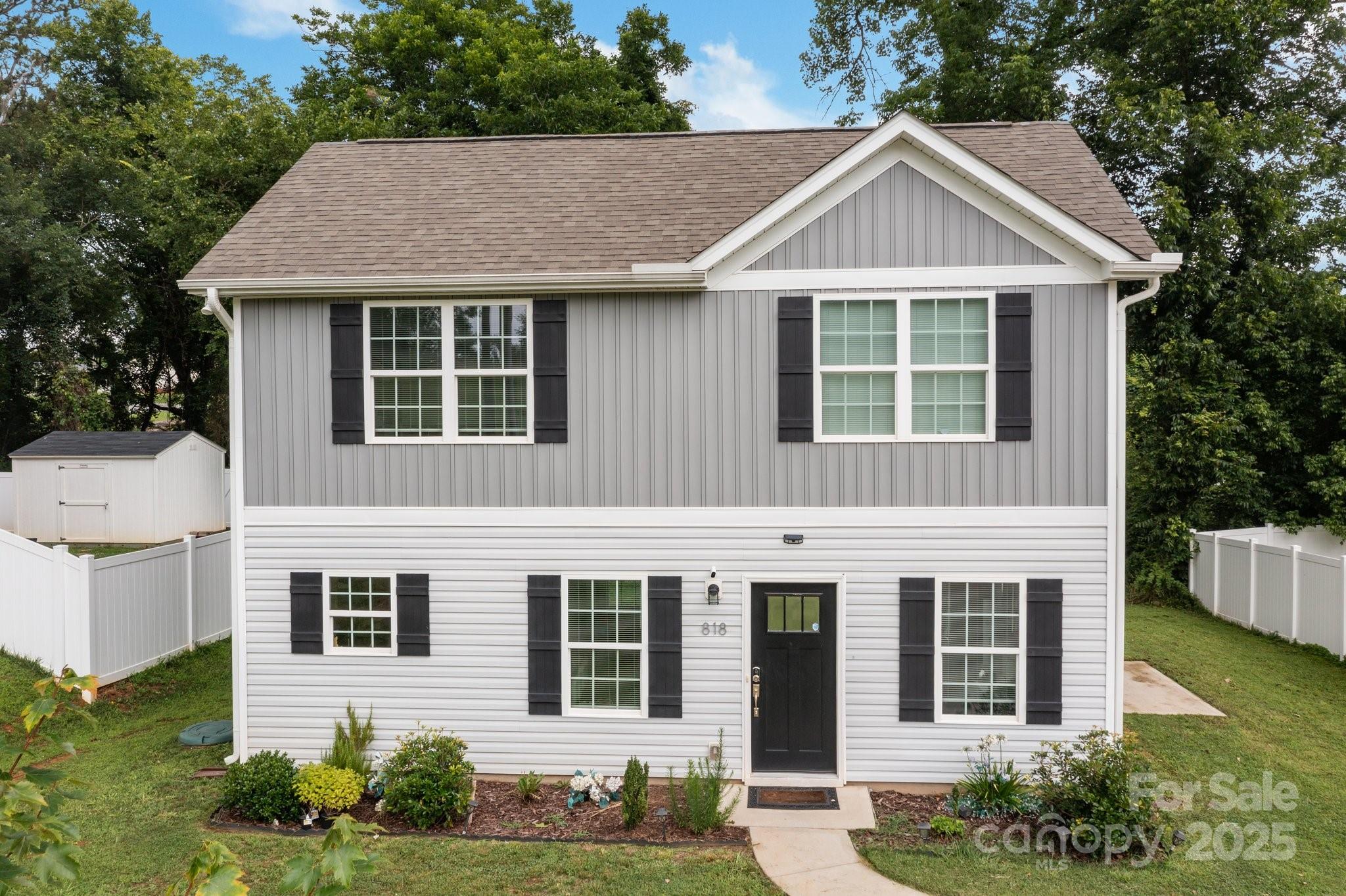 818 W Carolina Avenue — Bessemer City