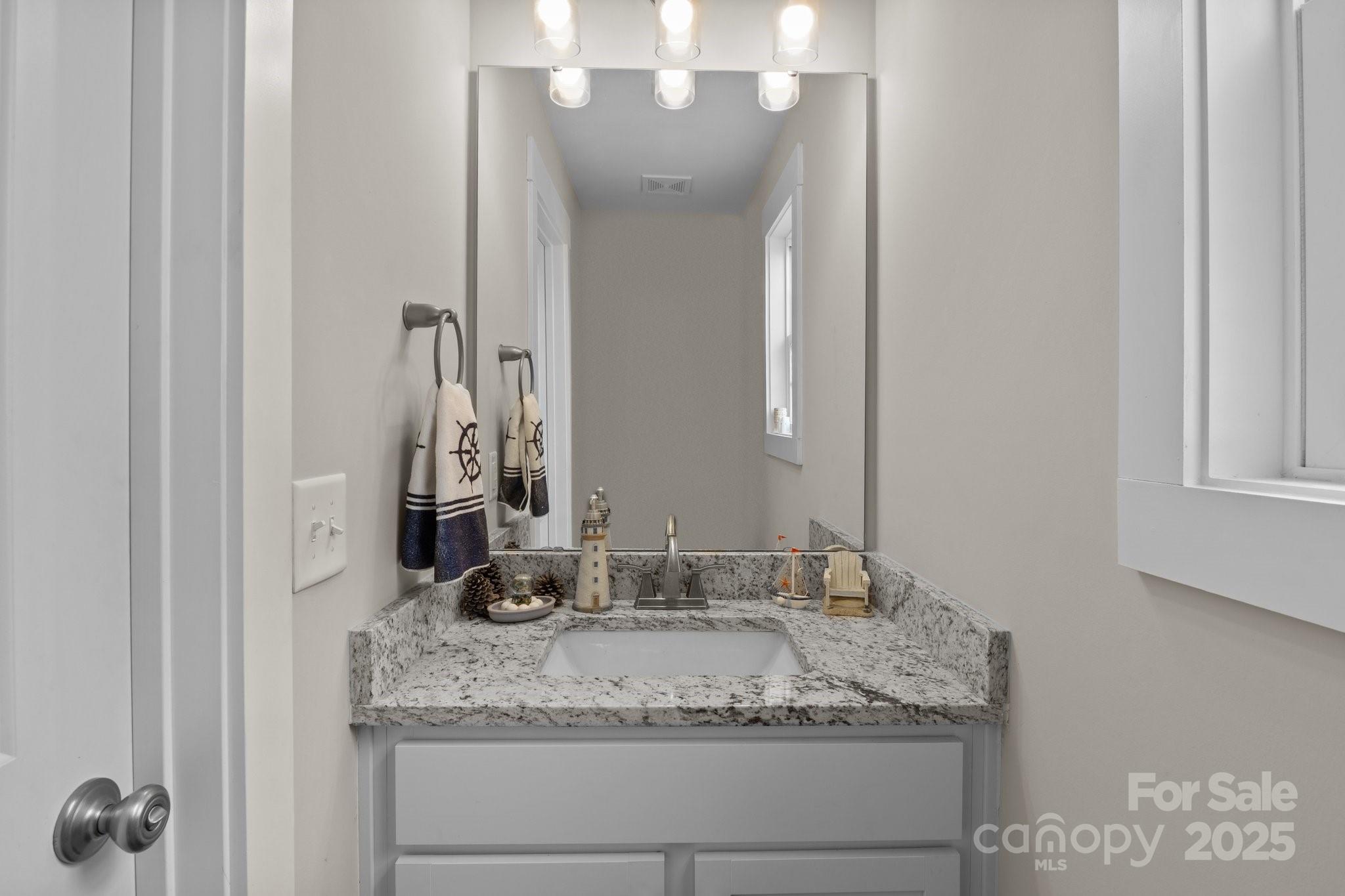 818 W Carolina Avenue — Bessemer City