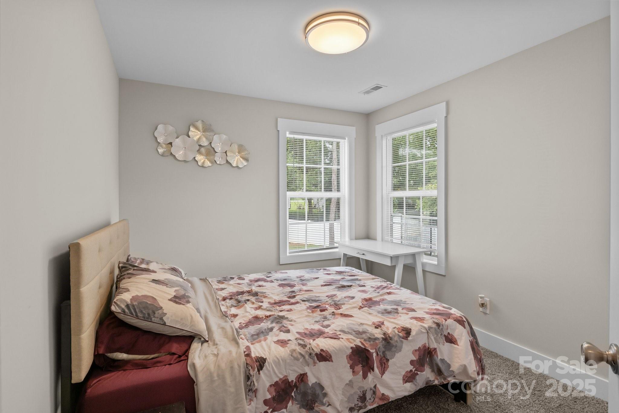 818 W Carolina Avenue — Bessemer City