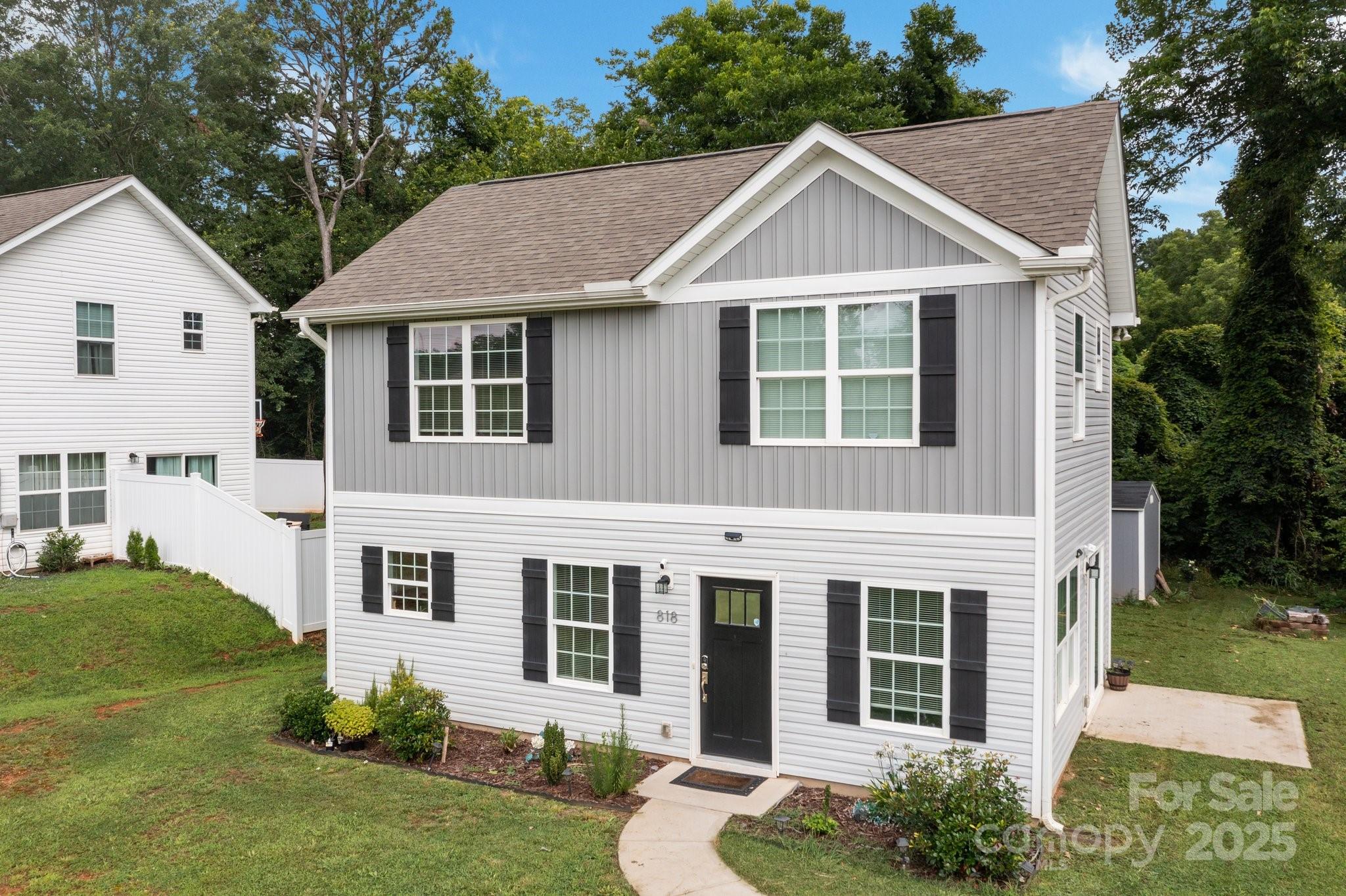 818 W Carolina Avenue — Bessemer City